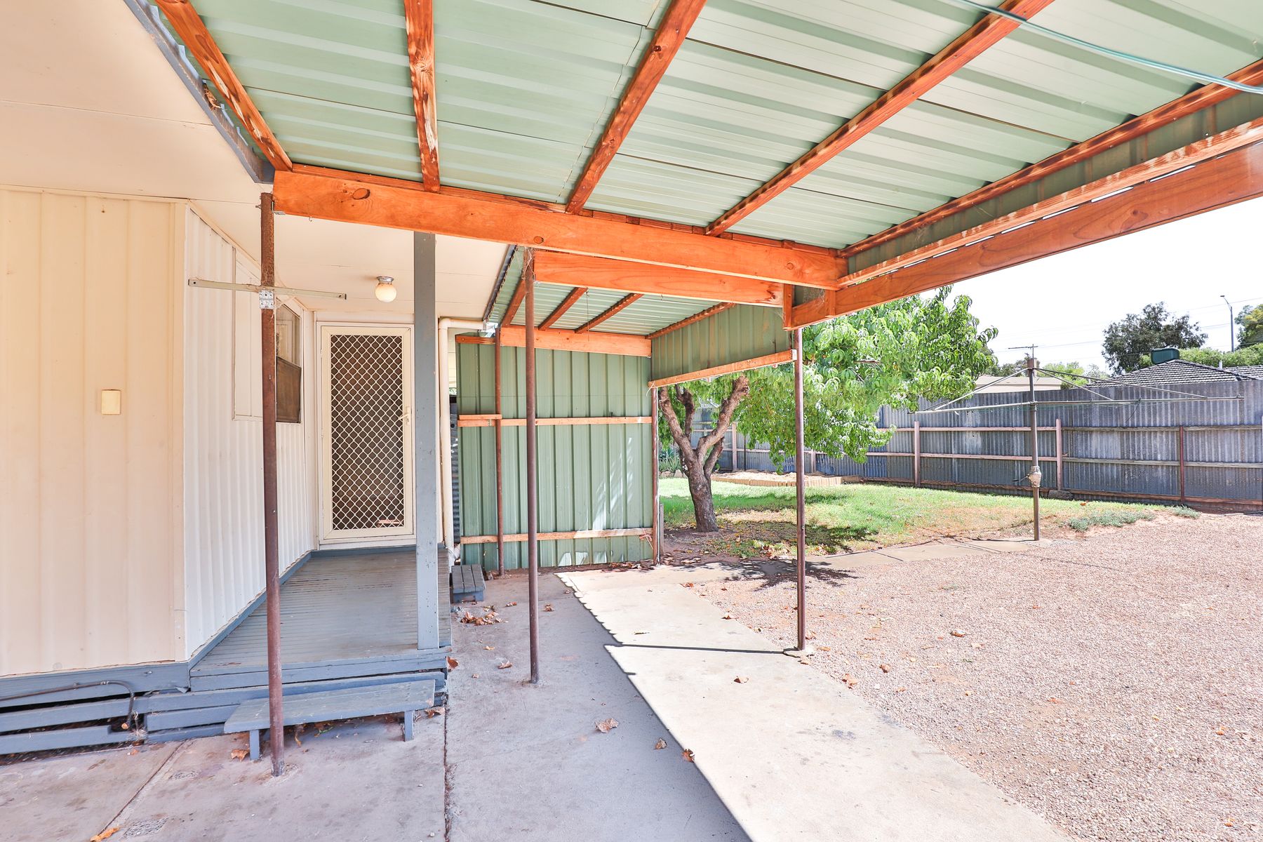 8 Ulmarra Place, Mildura - Thumbnail 2