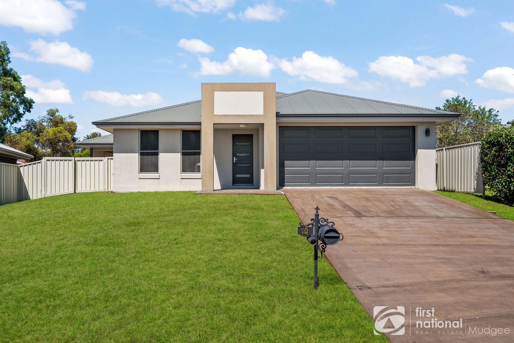 10 Hennessy Place, Mudgee NSW 2850, Mudgee - Image 1