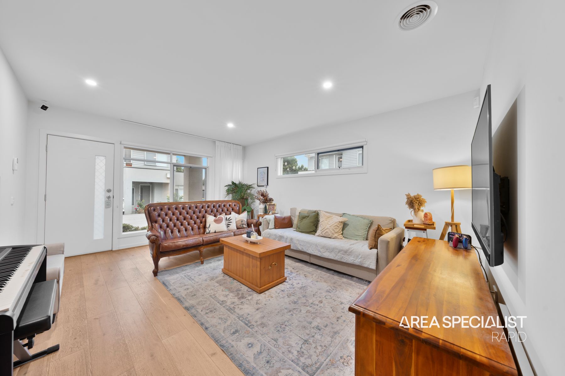 15 Sunnyoaks Lane, Hampton Park, VIC 3976, Hampton Park - Thumbnail 3