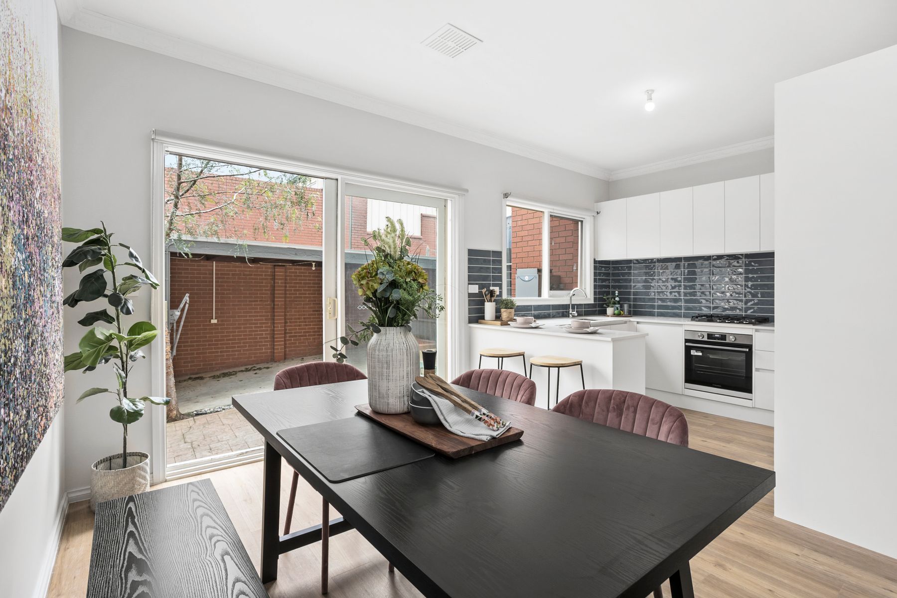 26 Greenham Place, Kensington - Thumbnail 4