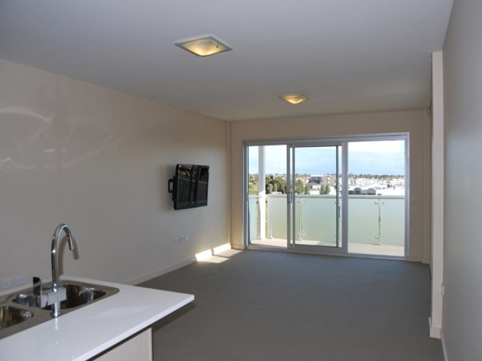 3/2, 21, Mawson Lakes - Thumbnail 3