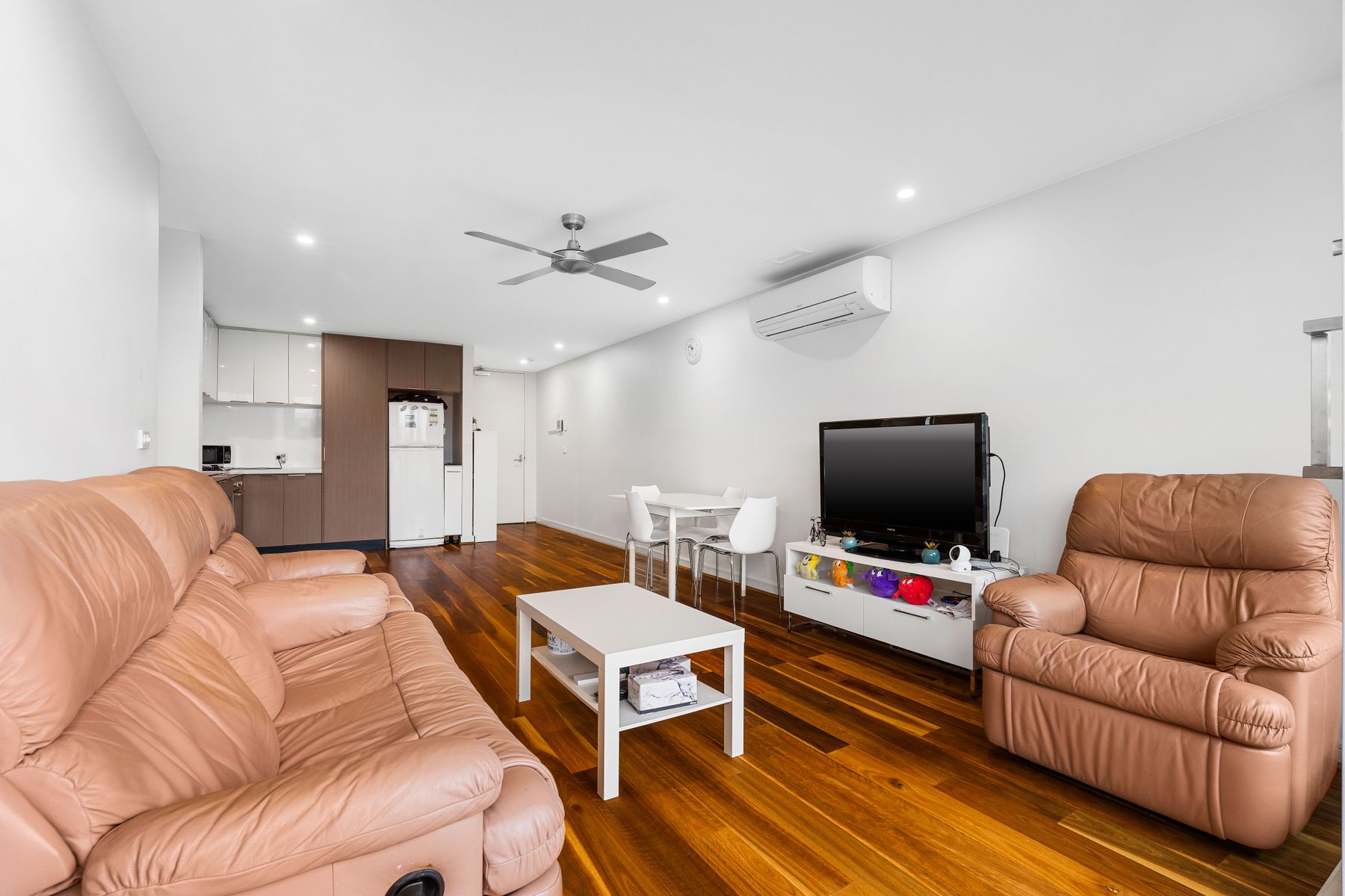 308/326, Burwood - Thumbnail 4