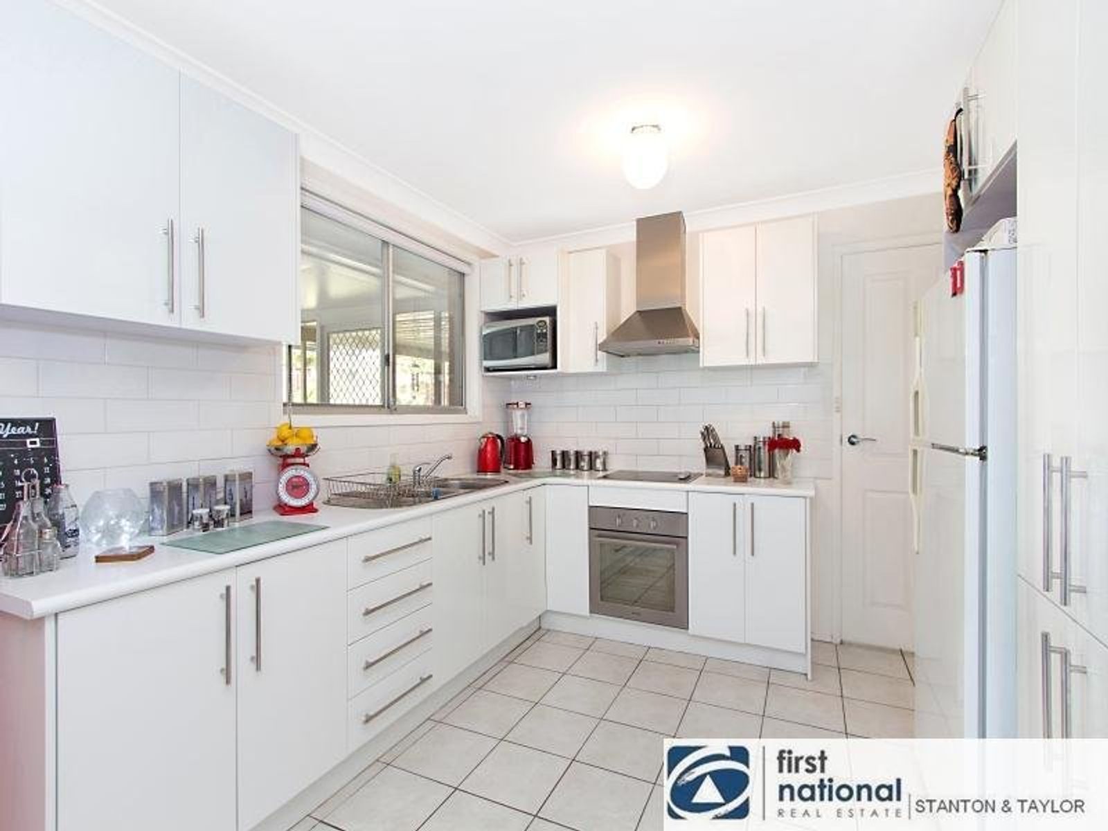 16 Grazier Crescent, Werrington Downs - Thumbnail 5