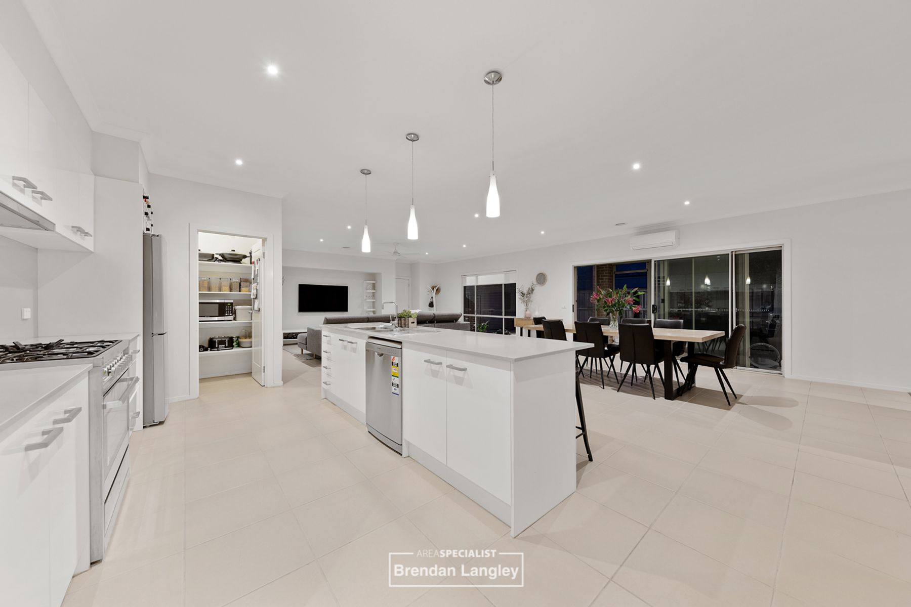 19 Sundew Crescent, Pakenham, VIC 3810, Pakenham - Thumbnail 5