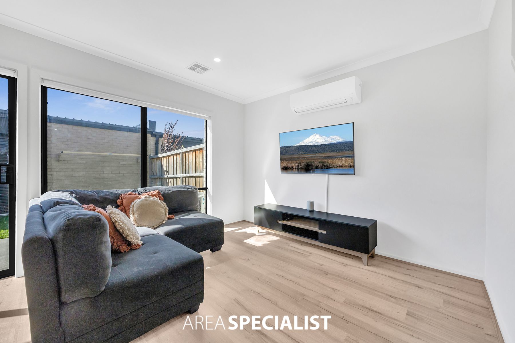 6 Gaolao Walk, Clyde North, VIC 3978, Clyde North - Thumbnail 6