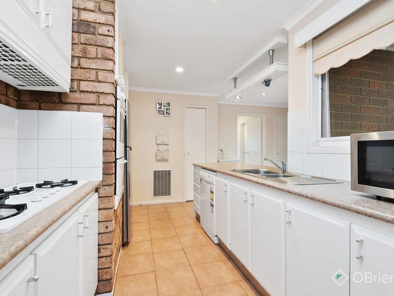22 William Hovell Drive, Endeavour Hills, VIC 3802, Endeavour Hills - Thumbnail 2