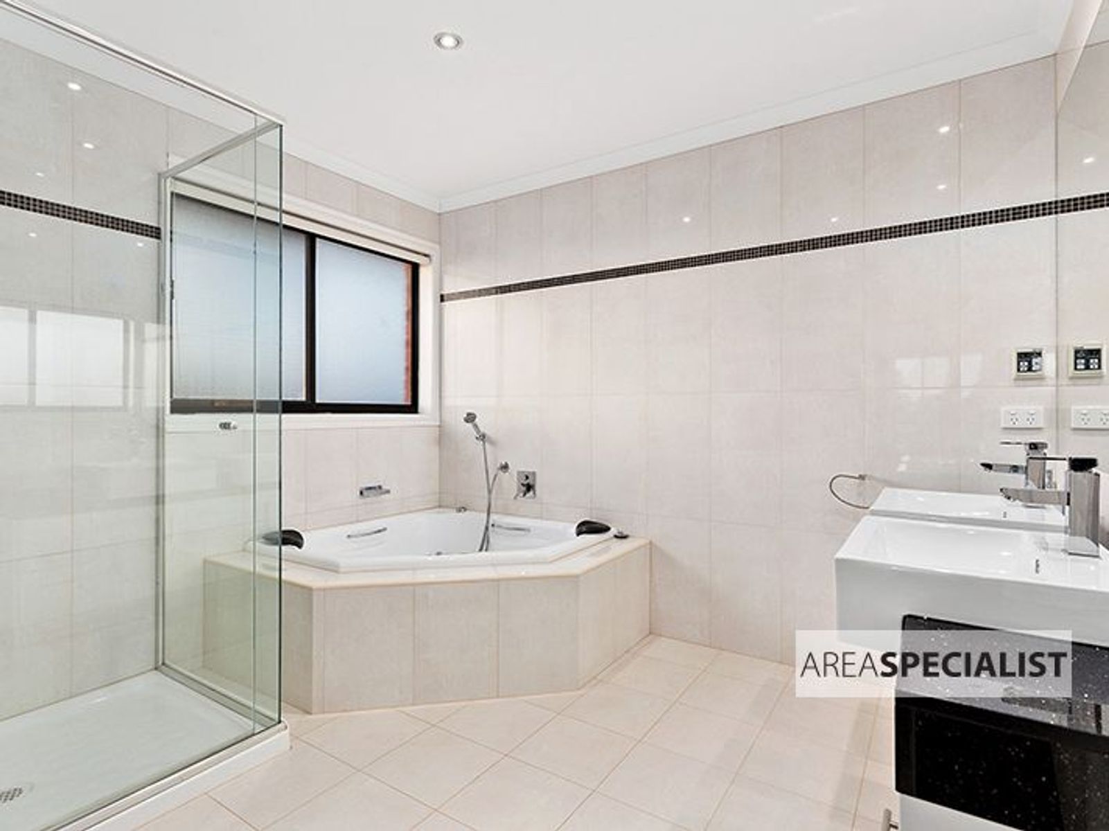53 Westbrook Drive, Keysborough, VIC 3173, Keysborough - Thumbnail 3