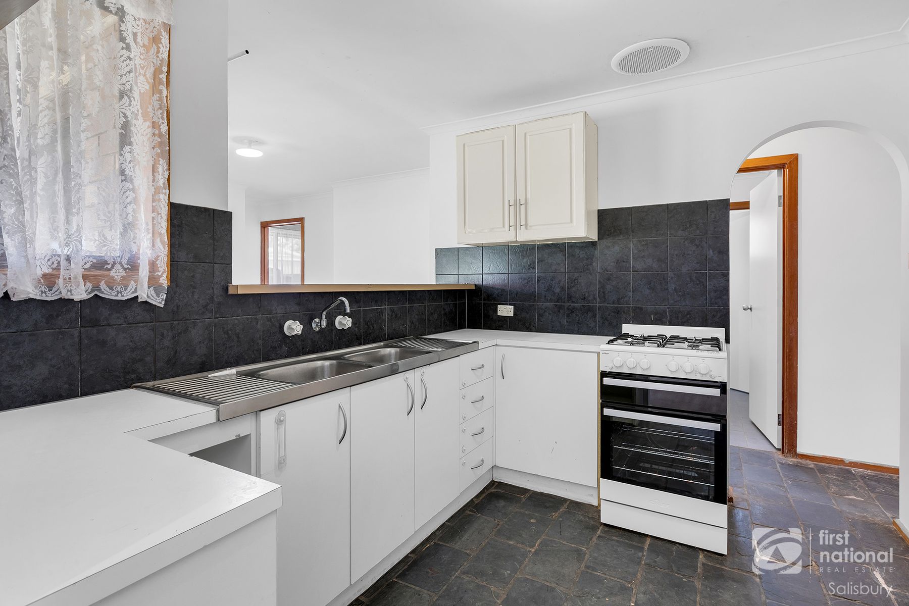98 Diment Road, Salisbury North SA 5108, Salisbury North - Thumbnail 4