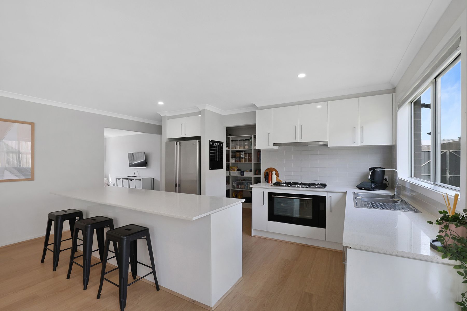 11 Newton Avenue, Warragul, VIC 3820, Warragul - Thumbnail 5