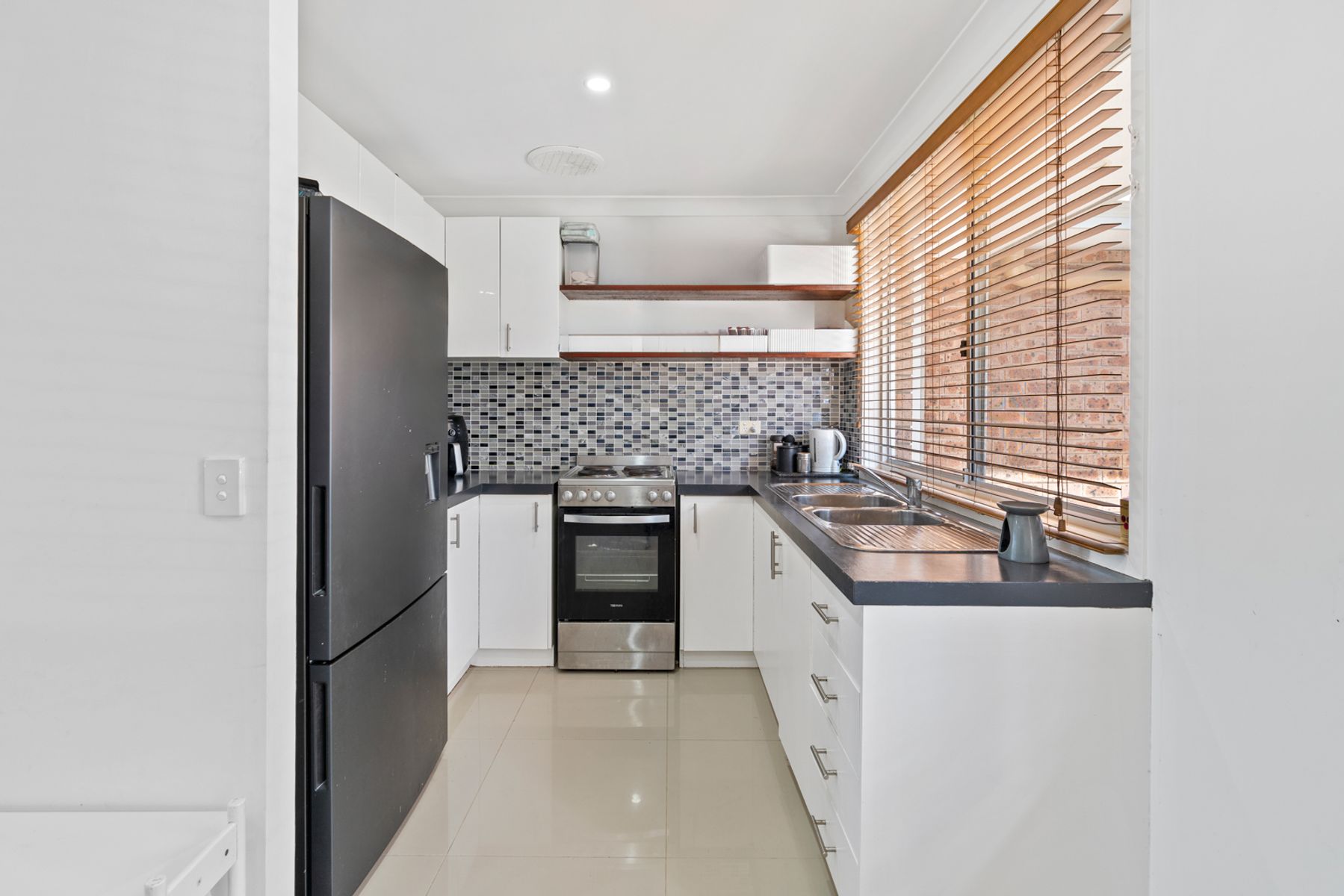 25 Sebastian Avenue, Rosemeadow NSW 2560, Rosemeadow - Thumbnail 3