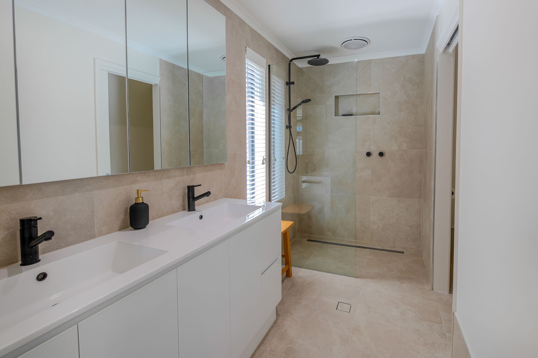 18 Rosewood Court, Thurgoona, NSW 2640, Thurgoona - Thumbnail 3
