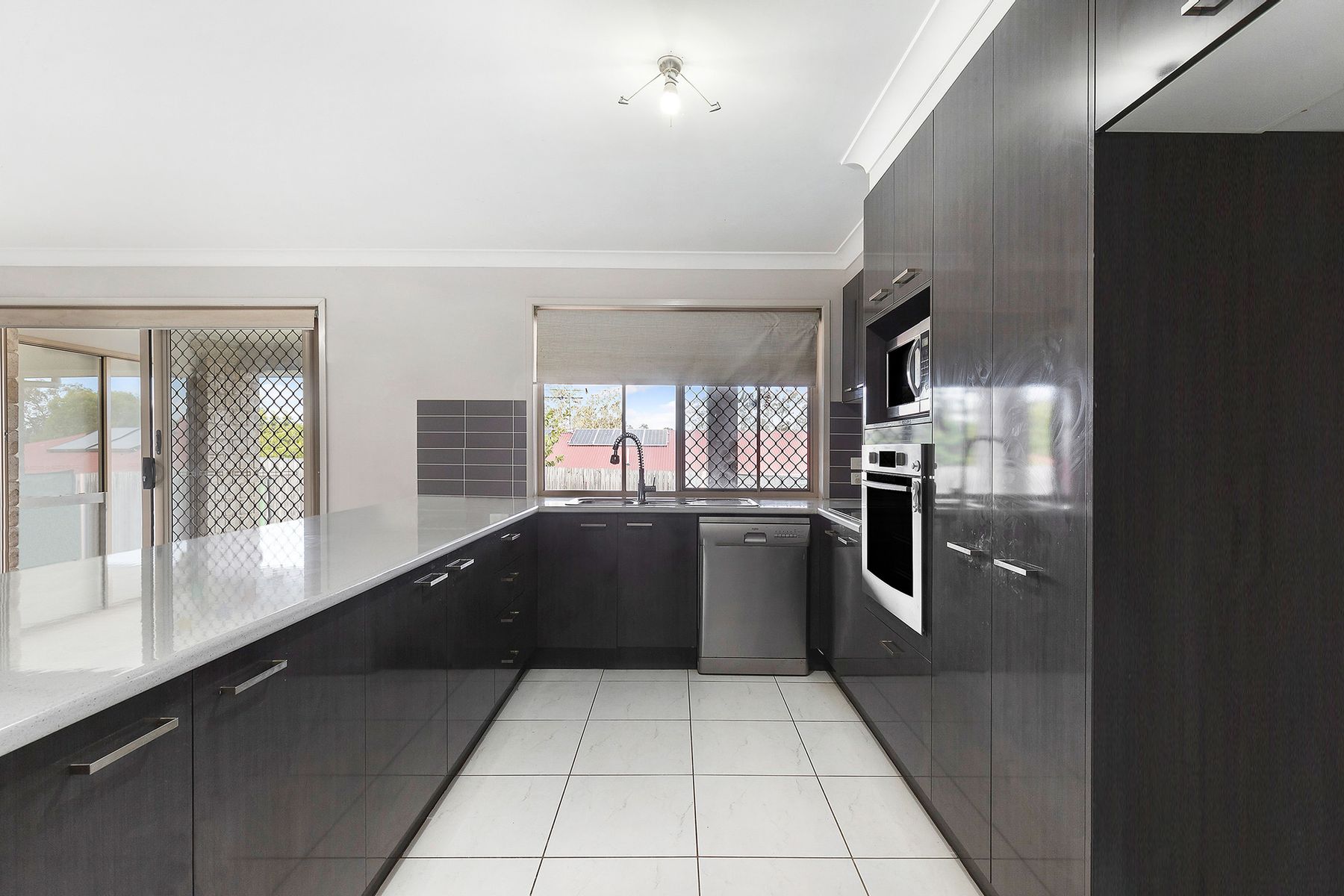 33 Barcombe Drive, Berrinba QLD 4117, Berrinba - Thumbnail 3