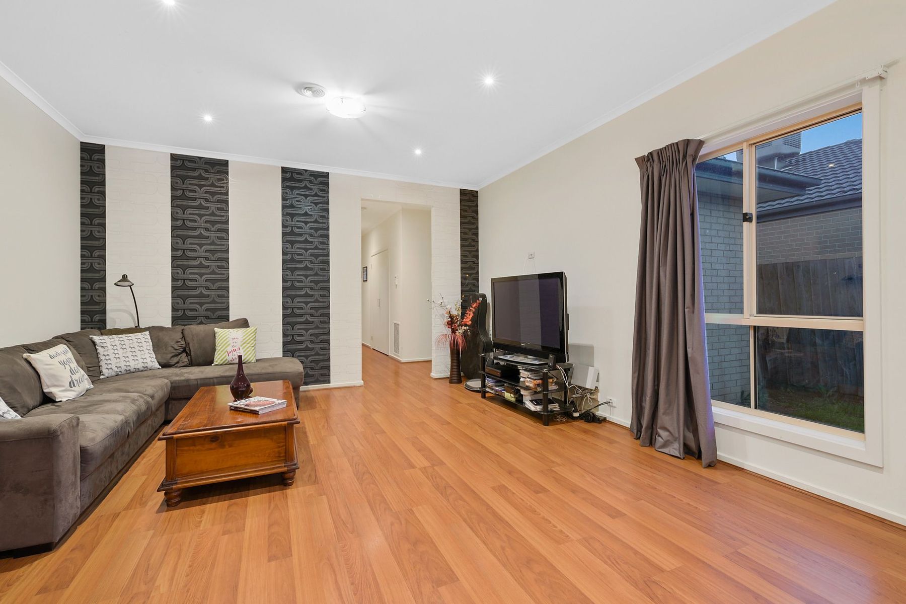 12 Black Wattle Way, Cranbourne - Thumbnail 5