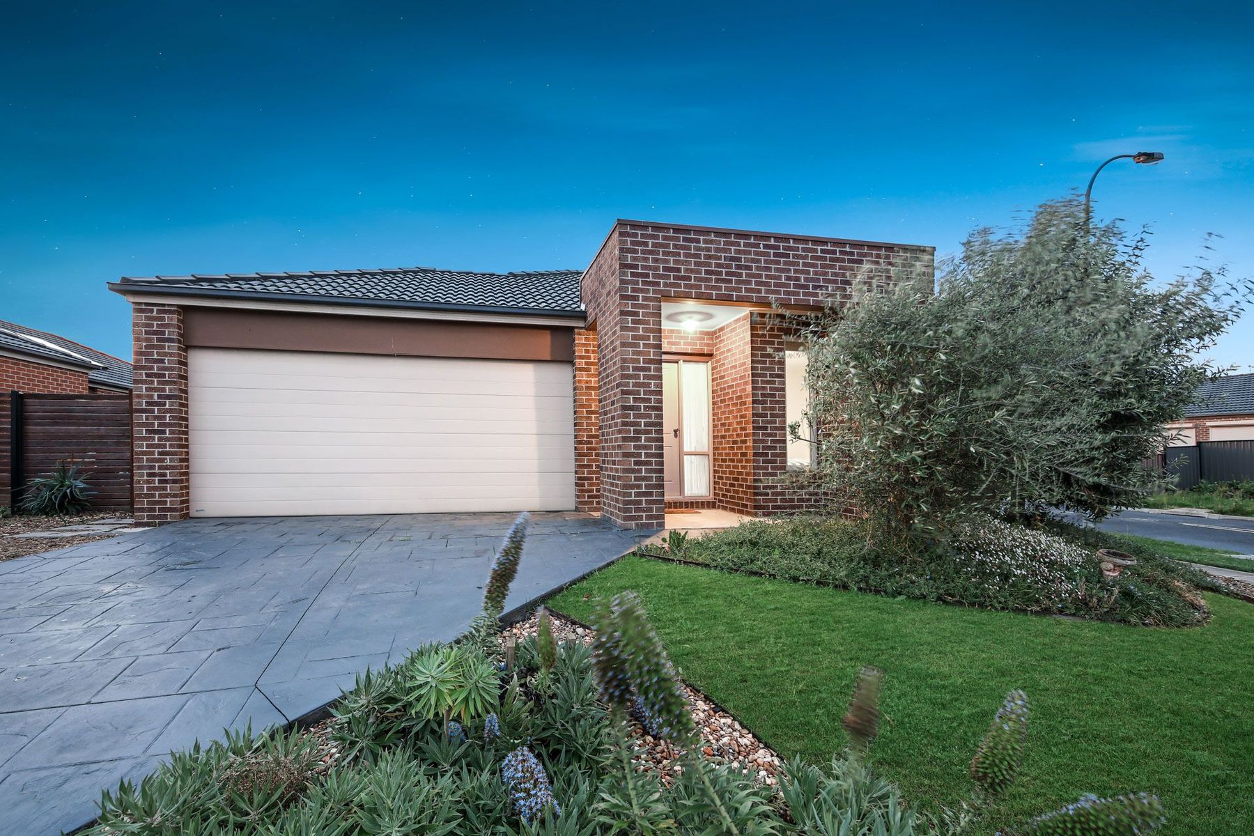 78 Selandra Boulevard, Clyde North - Thumbnail 3