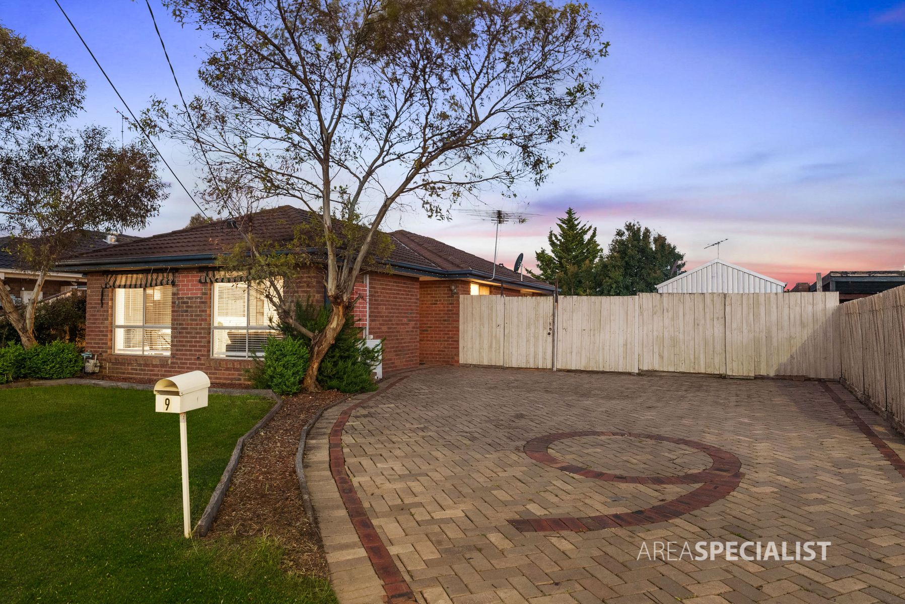 9 Bittern Court, Werribee, VIC 3030, Werribee - Thumbnail 2