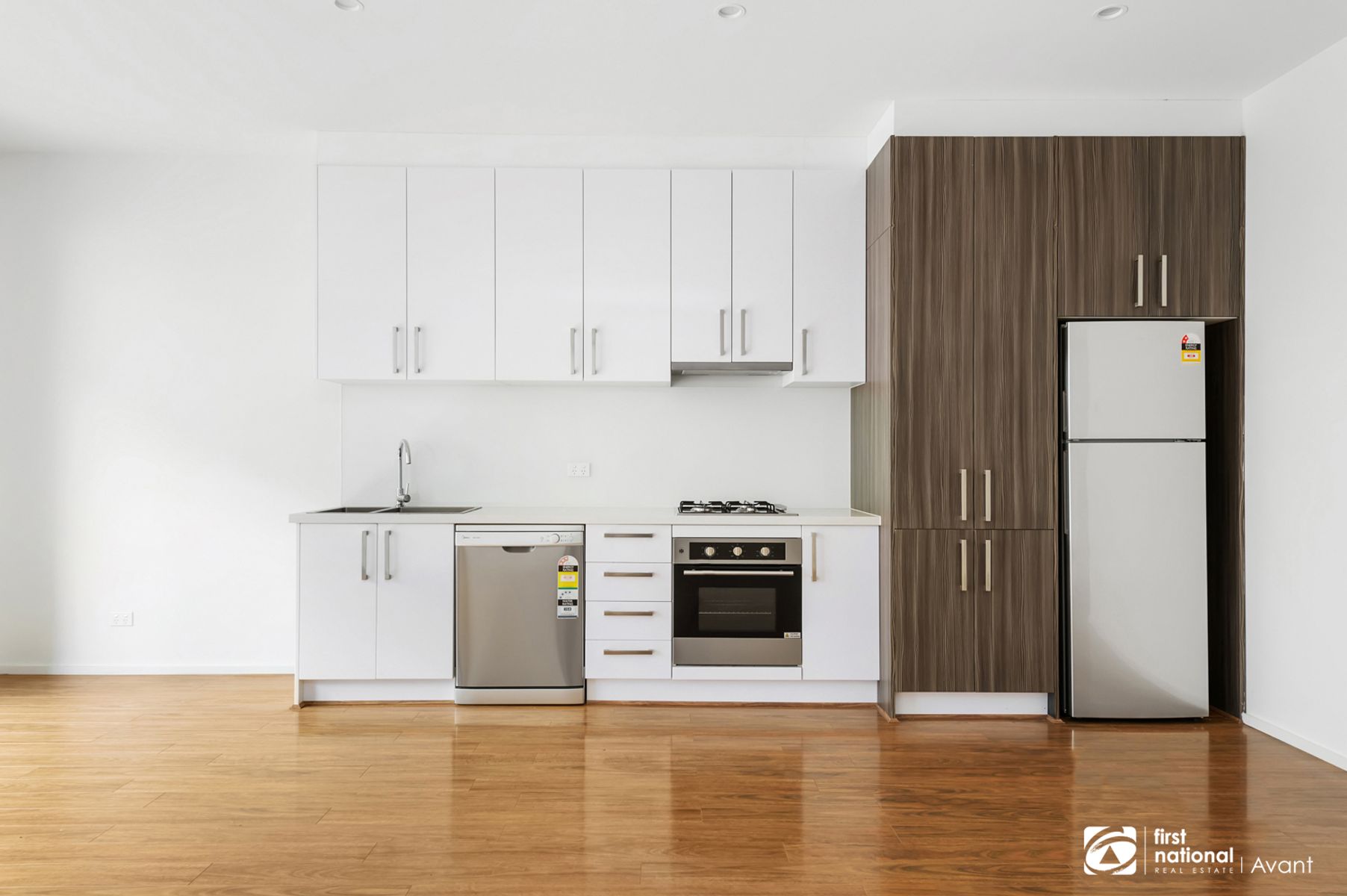 2/4 Luena Road, Balwyn North VIC 3104, Balwyn North - Thumbnail 3