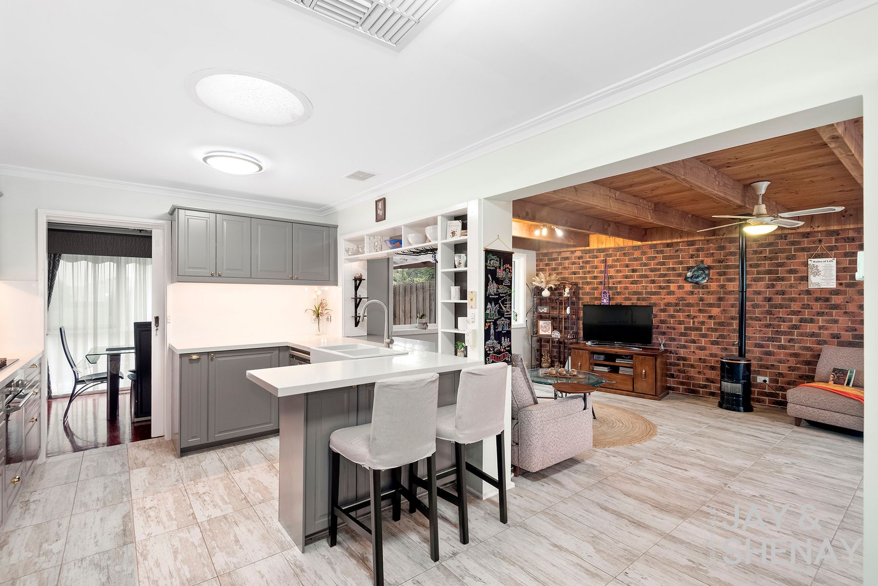 14 Zachary Hicks Crescent, Endeavour Hills, Endeavour Hills - Thumbnail 3