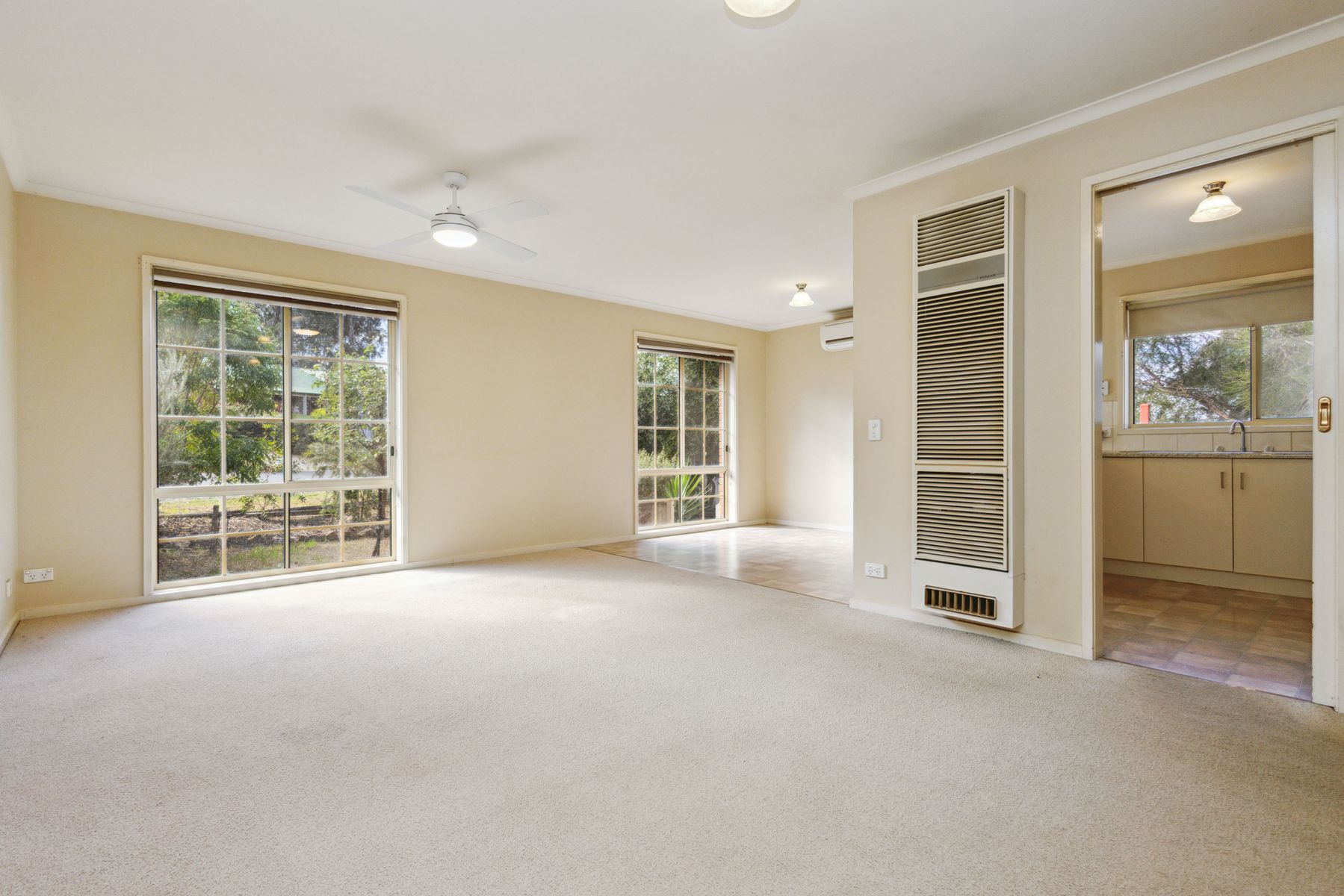 13 Aspin Gardens, Golden Square VIC 3555, Golden Square - Thumbnail 3