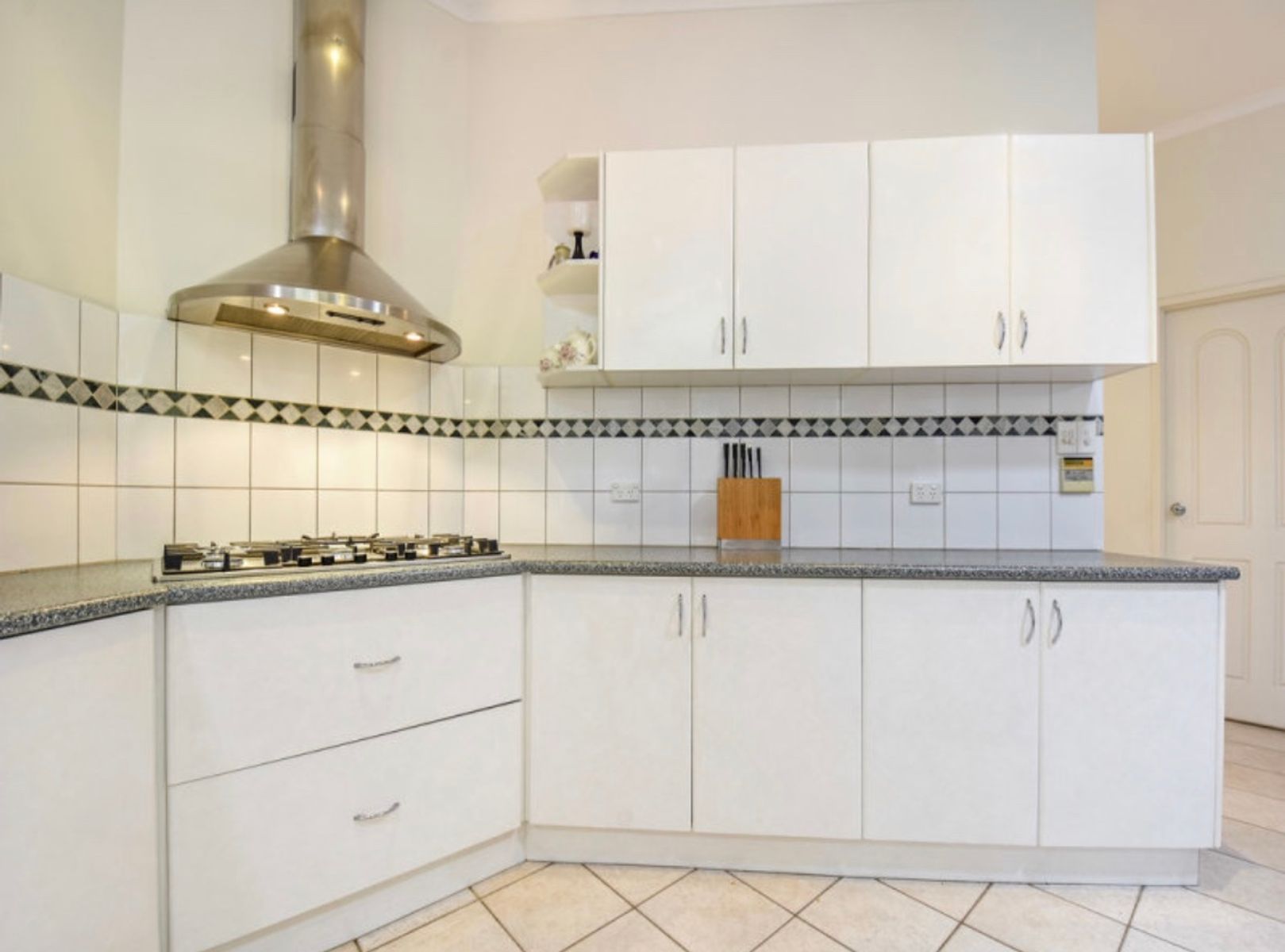 2 Gunbar Street, Bayview NT 0820, Bayview - Thumbnail 2
