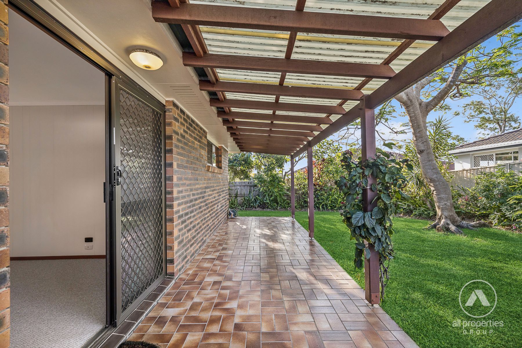 2/10 Davebill Court, Labrador QLD 4215, Labrador - Thumbnail 2