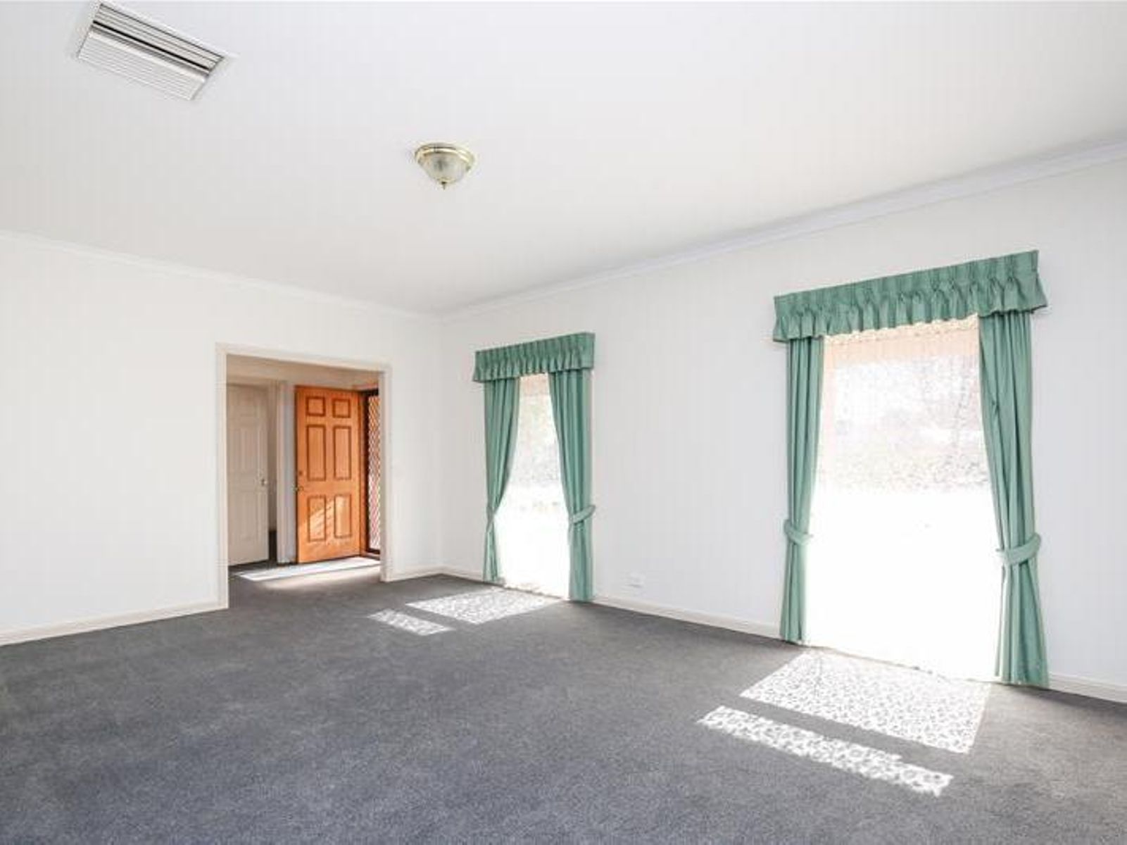 10 Ford Close, Mildura - Thumbnail 2