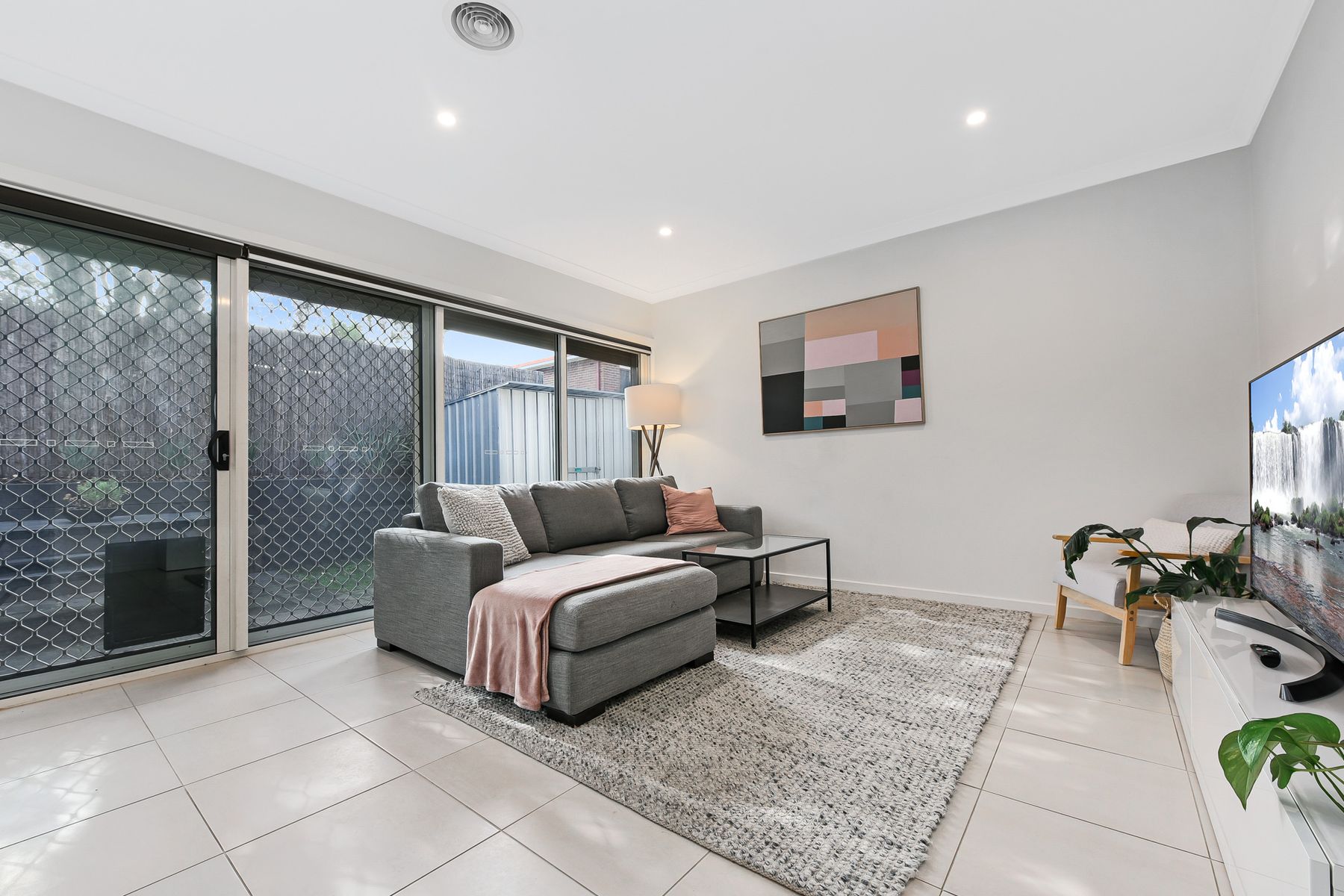 4/10, Noble Park - Thumbnail 4