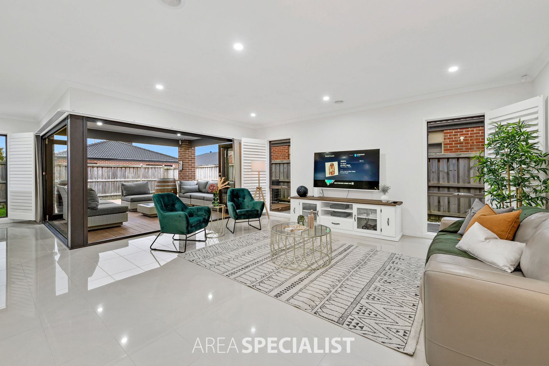 10 Woodstock Drive, Cranbourne North, VIC 3977, Cranbourne North - Thumbnail 5