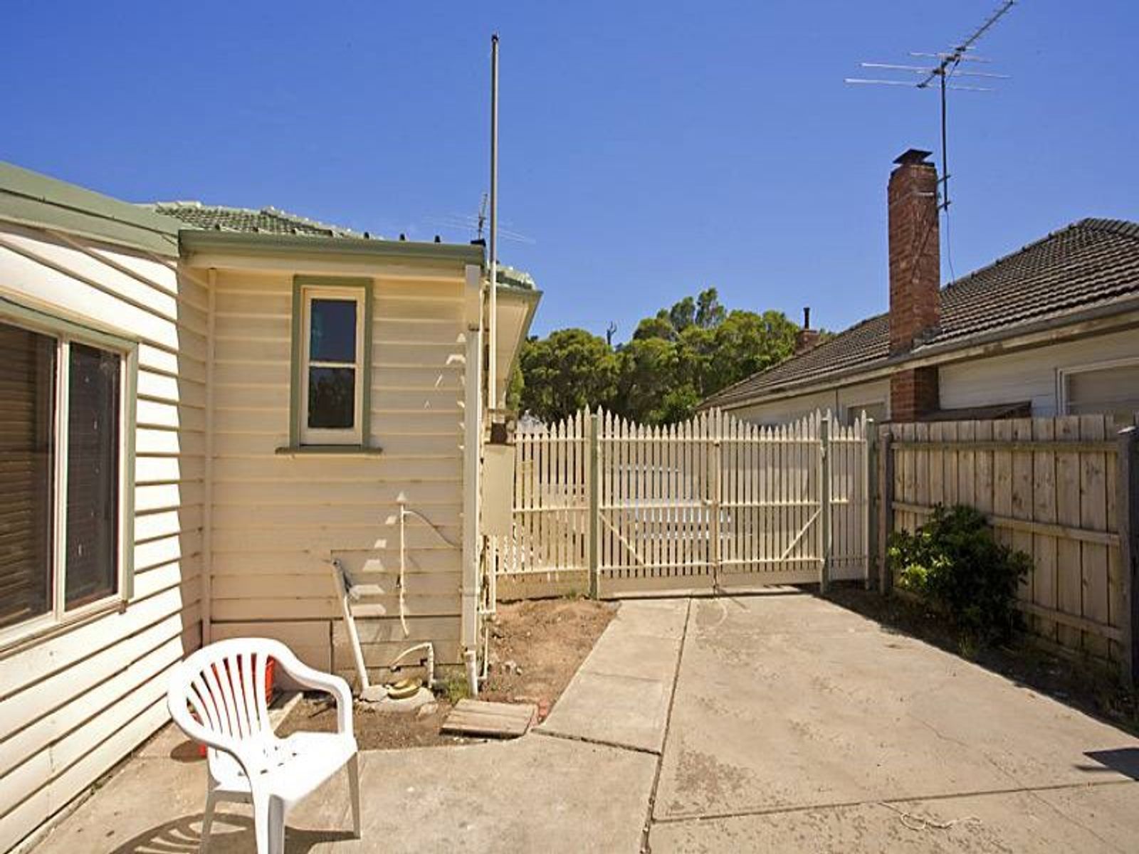 36 Omar Street, Maidstone - Thumbnail 2