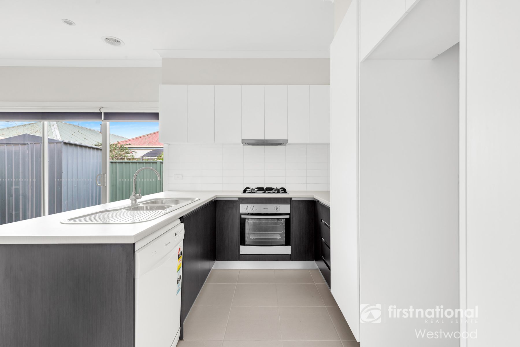3/101-103 Synnot Street, Werribee VIC 3030, Werribee - Thumbnail 2