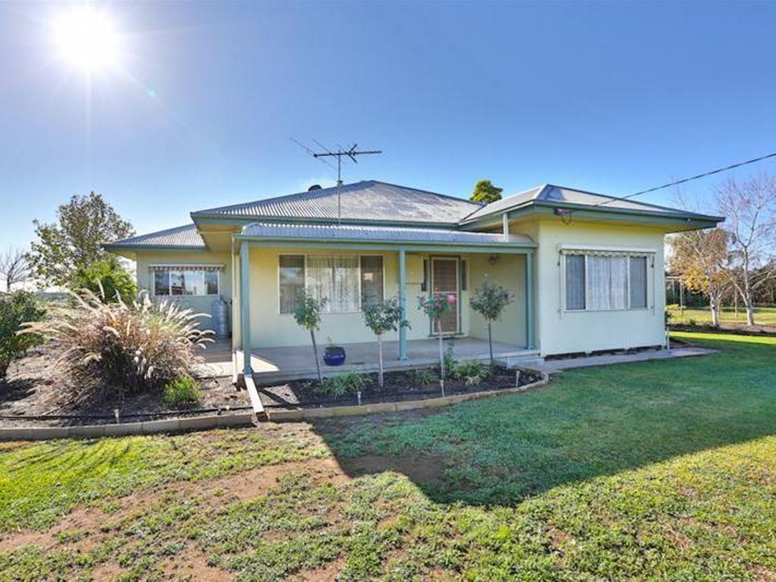 2818 Eleventh Street, Nichols Point - Image 1