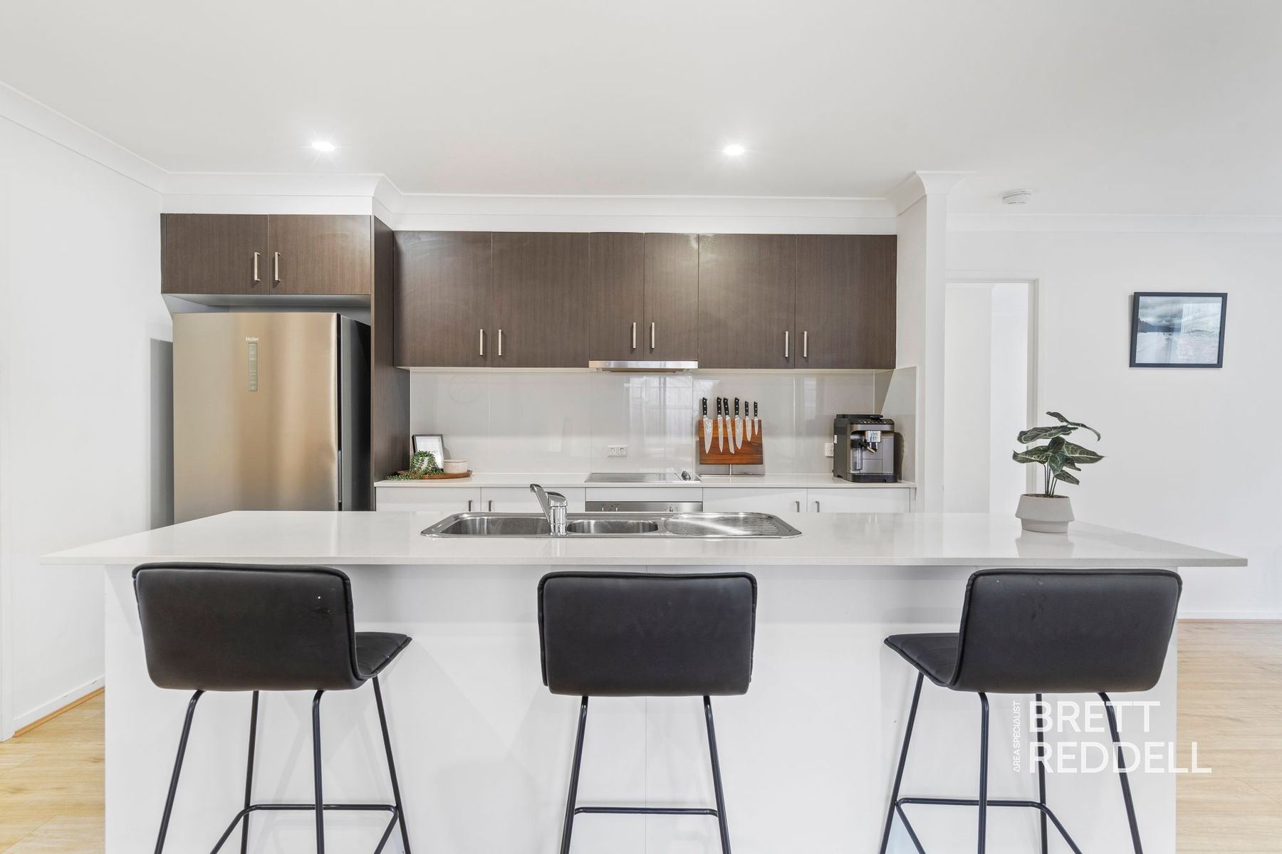 10 Meander Court, Ormeau Hills, QLD 4208, Ormeau Hills - Thumbnail 3
