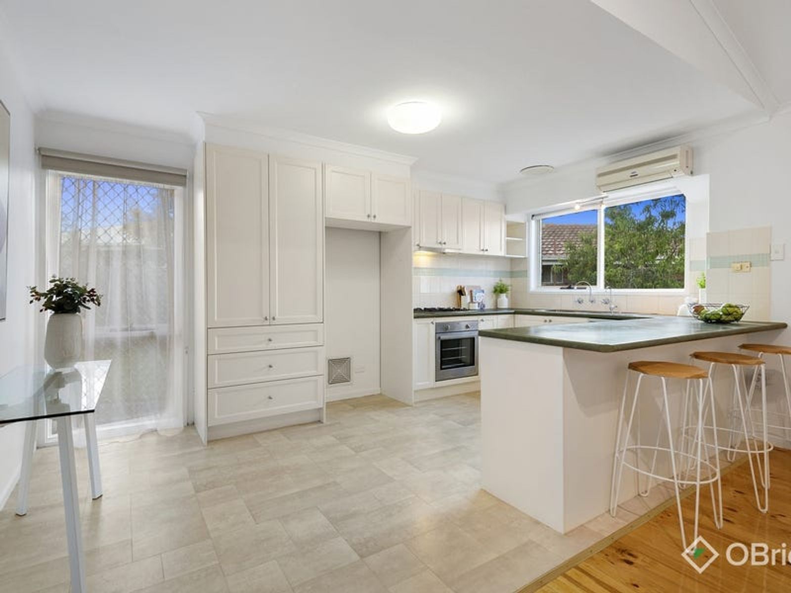 34 Joseph Banks Crescent, Endeavour Hills, VIC 3802, Endeavour Hills - Thumbnail 4