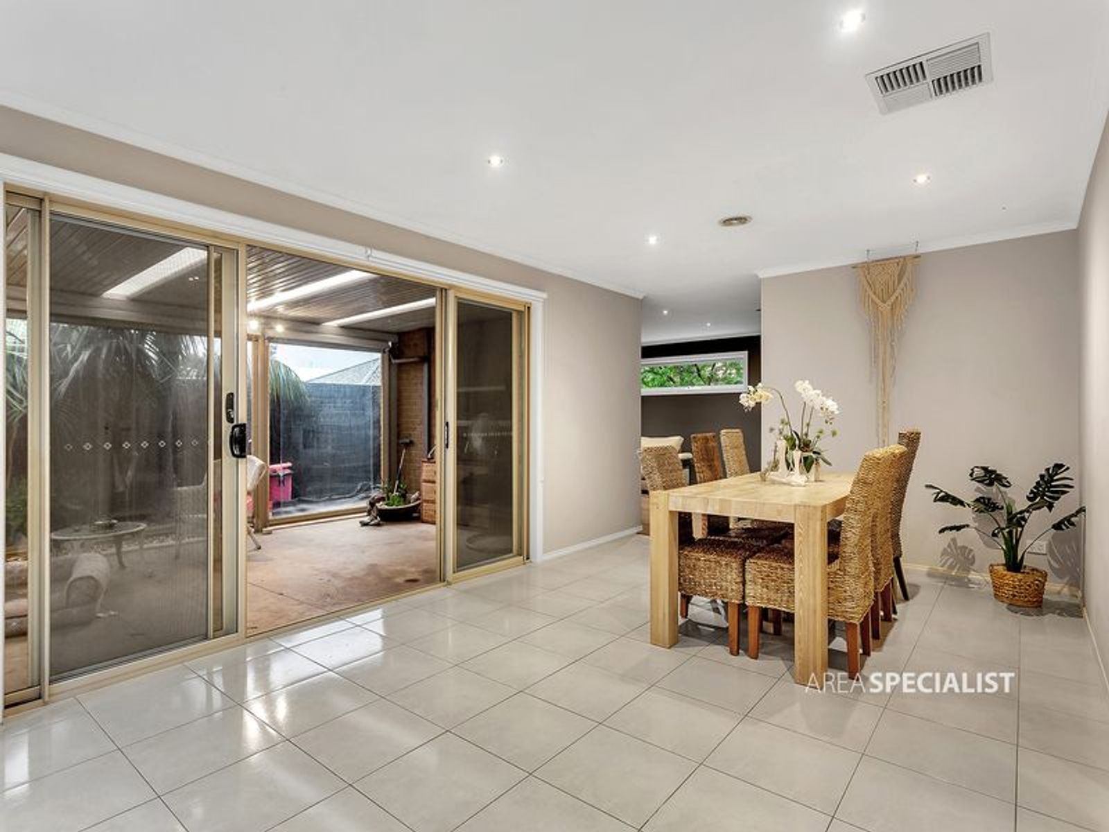 33 Flametree Circuit, Cranbourne, VIC 3977, Cranbourne - Thumbnail 6
