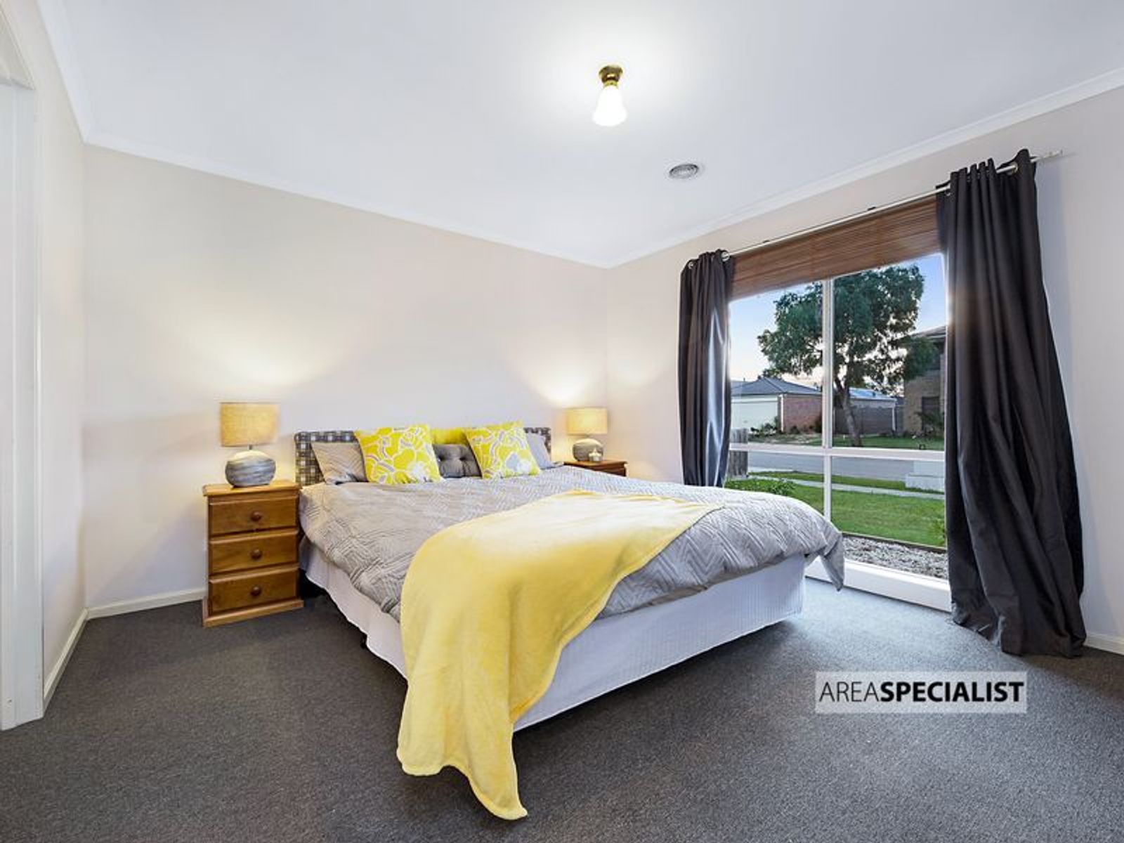 8 Nile Cresent, Cranbourne, VIC 3977, Cranbourne - Thumbnail 2