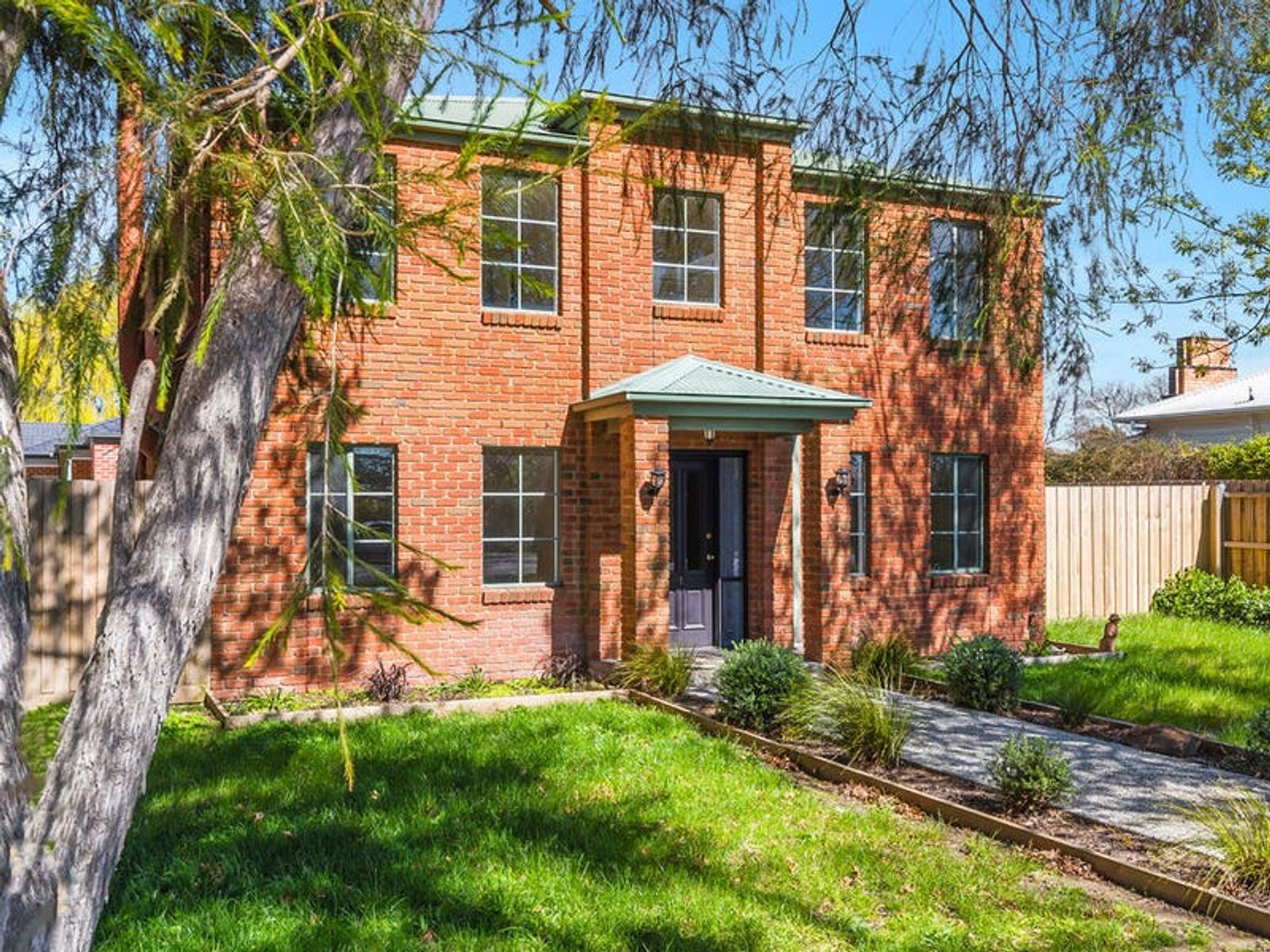 1/81 Simpson Street, Ballan VIC 3342