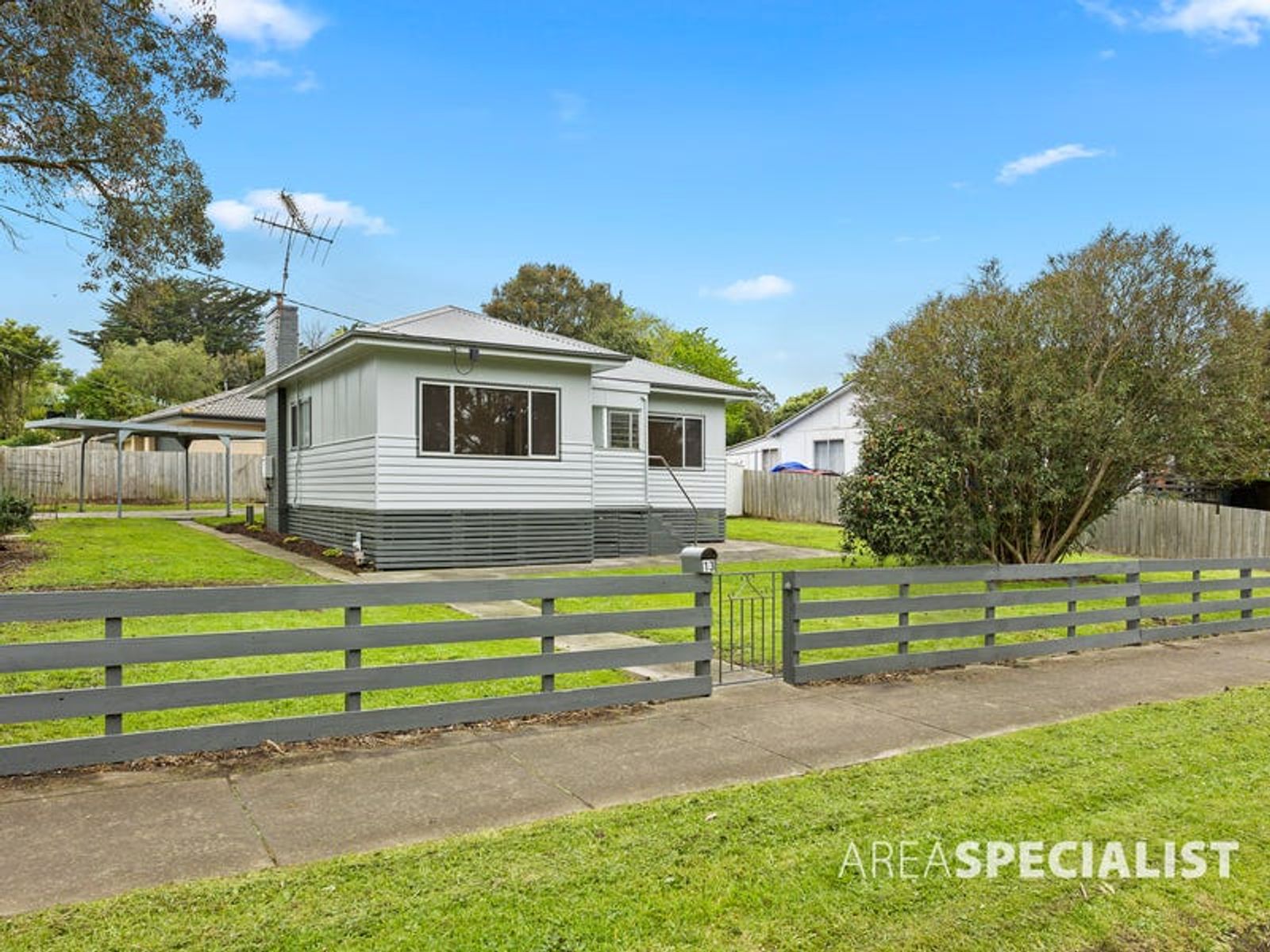 13 Leongatha Road, Korumburra, VIC 3950, Korumburra - Thumbnail 2