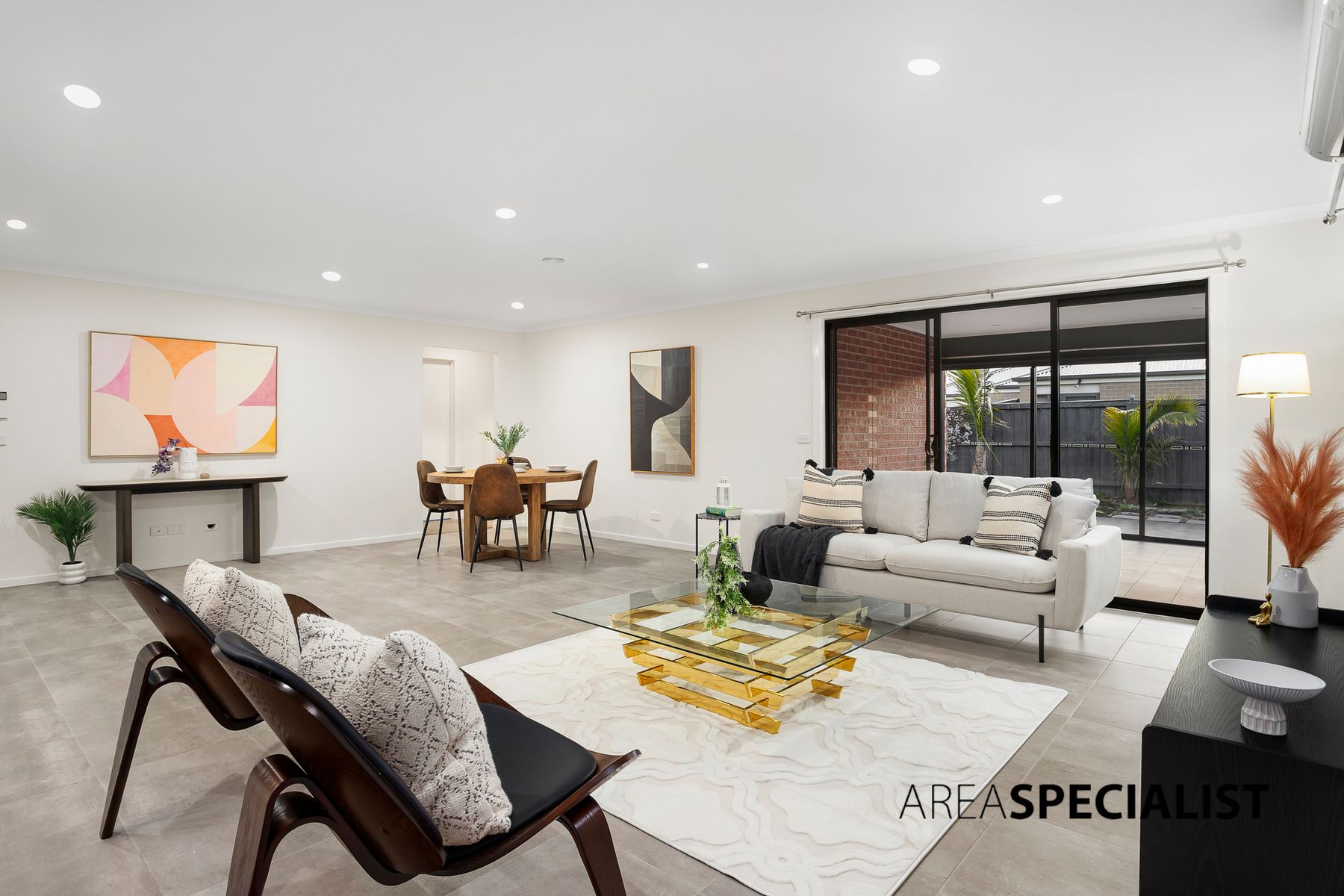 35 Summerhill Drive, Pakenham, VIC 3810, Pakenham - Thumbnail 2