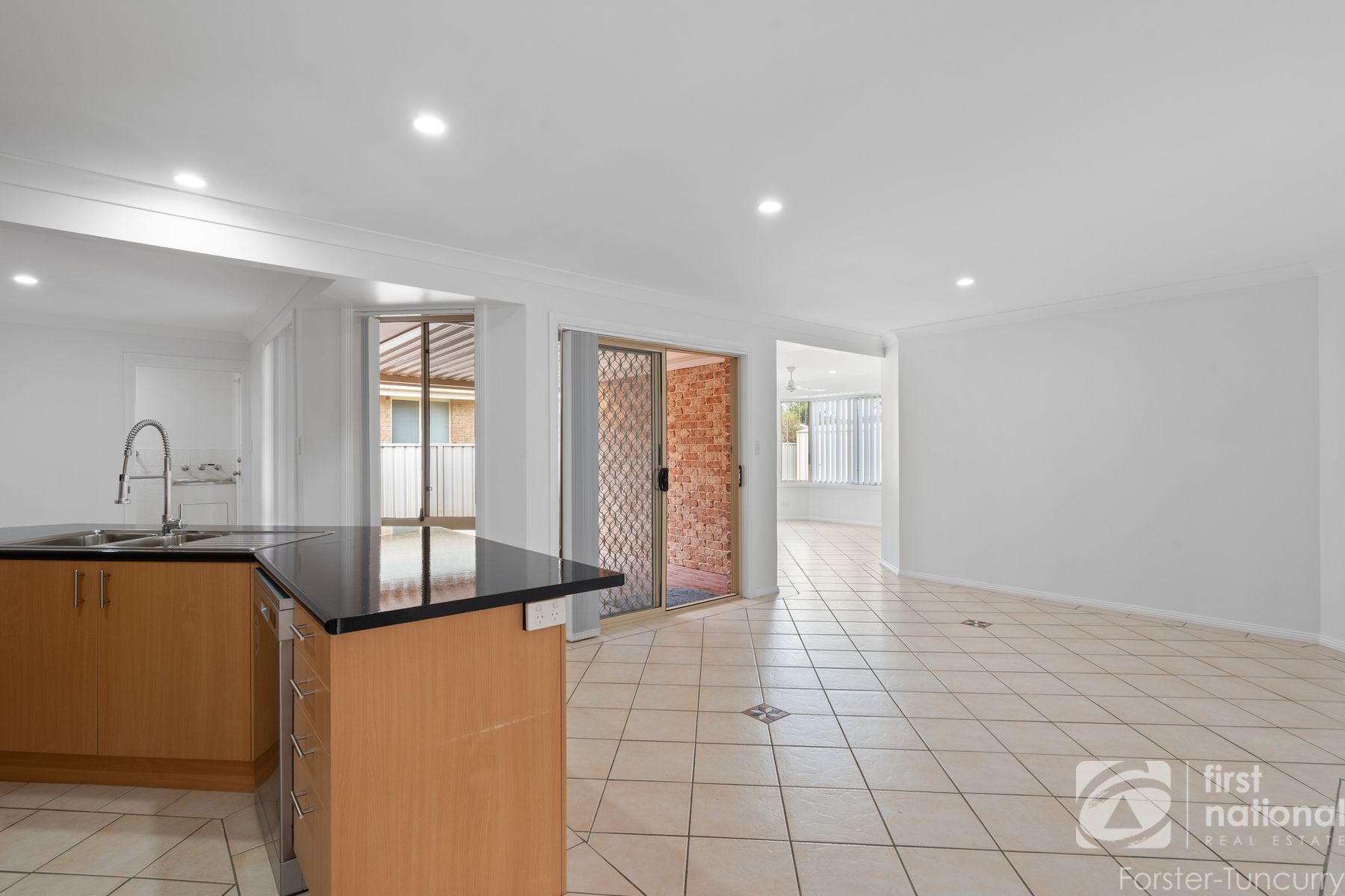 8 Hakea Place, Tuncurry NSW 2428, Tuncurry - Thumbnail 4