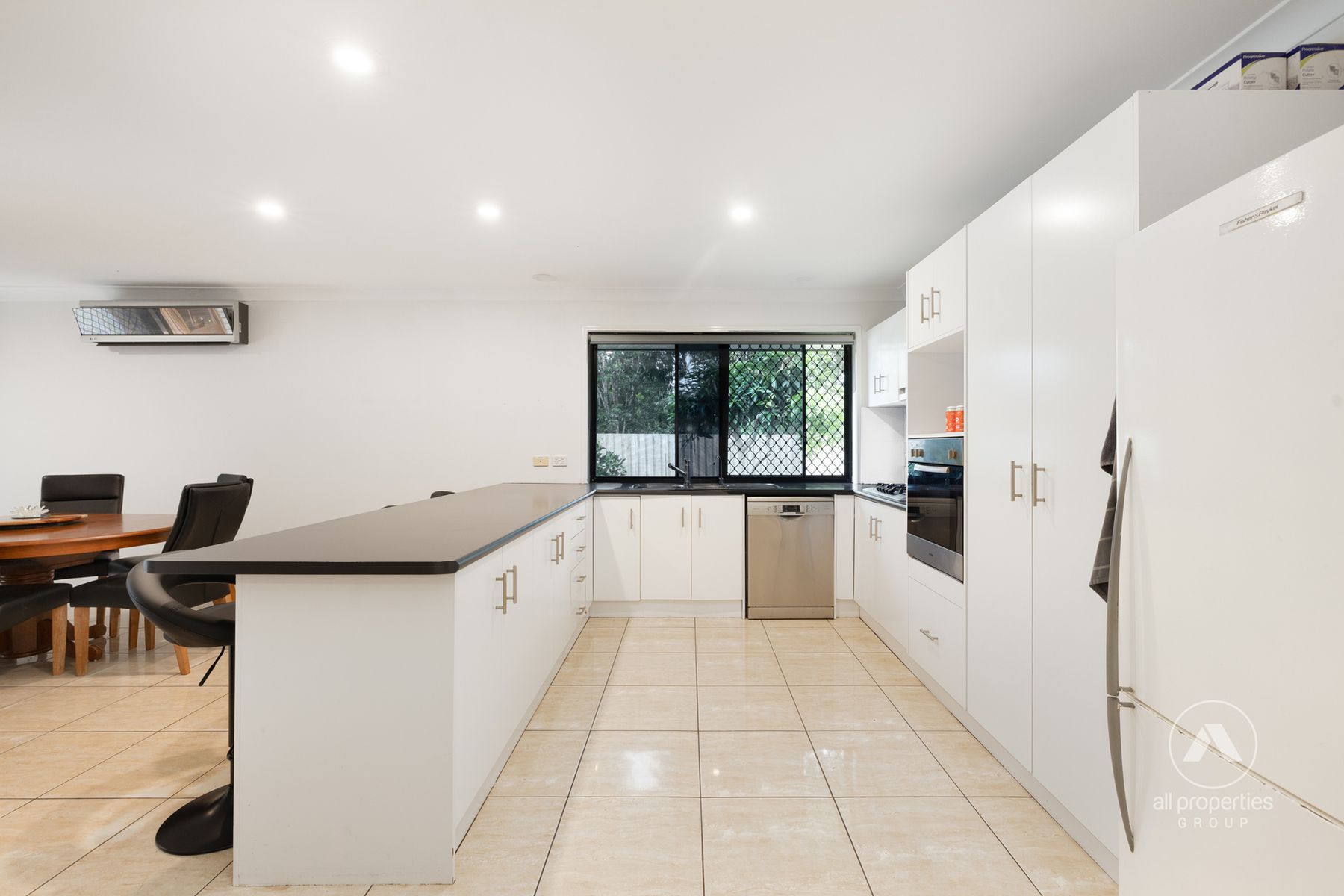 1 Gellert Close, Maudsland QLD 4210, Maudsland - Thumbnail 4