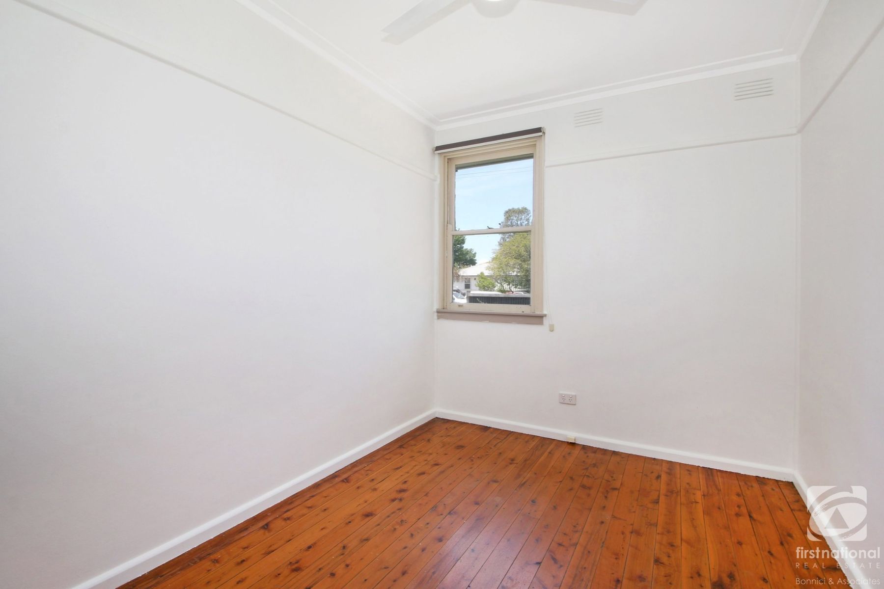 1007 Calimo Street, North Albury NSW 2640, North Albury - Thumbnail 7