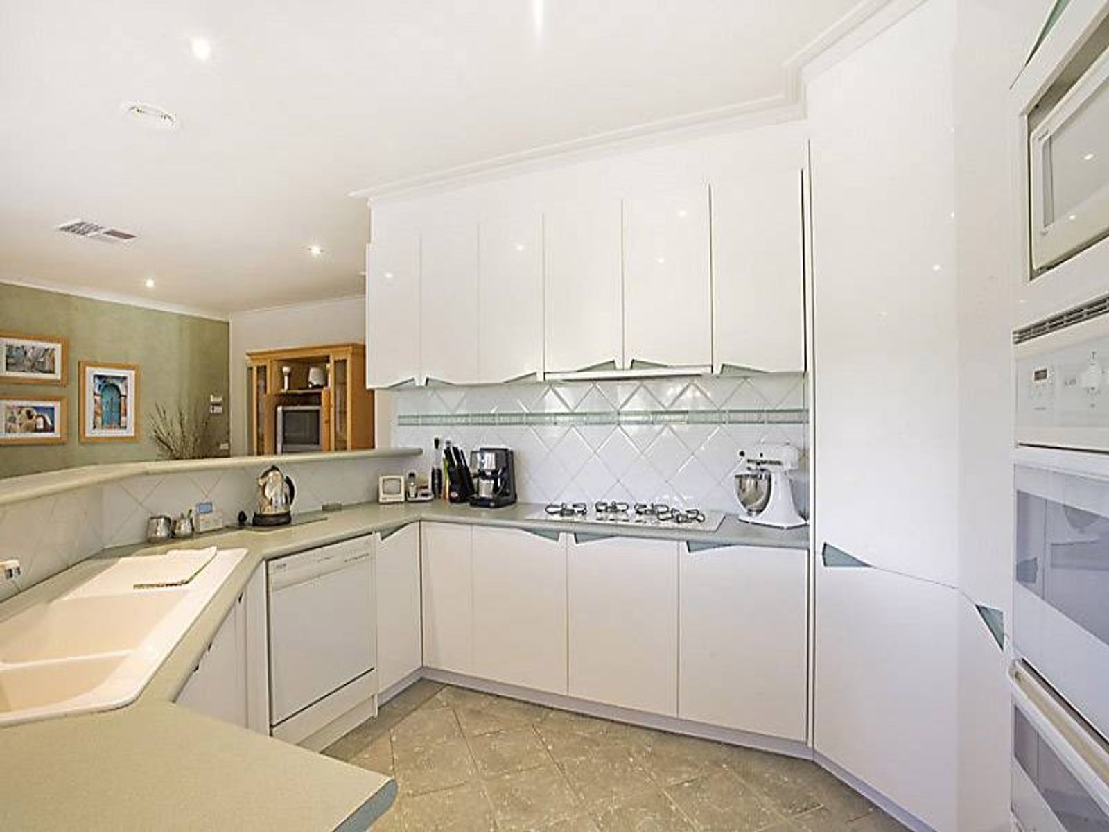30 Clifton Road, Greenvale - Thumbnail 4