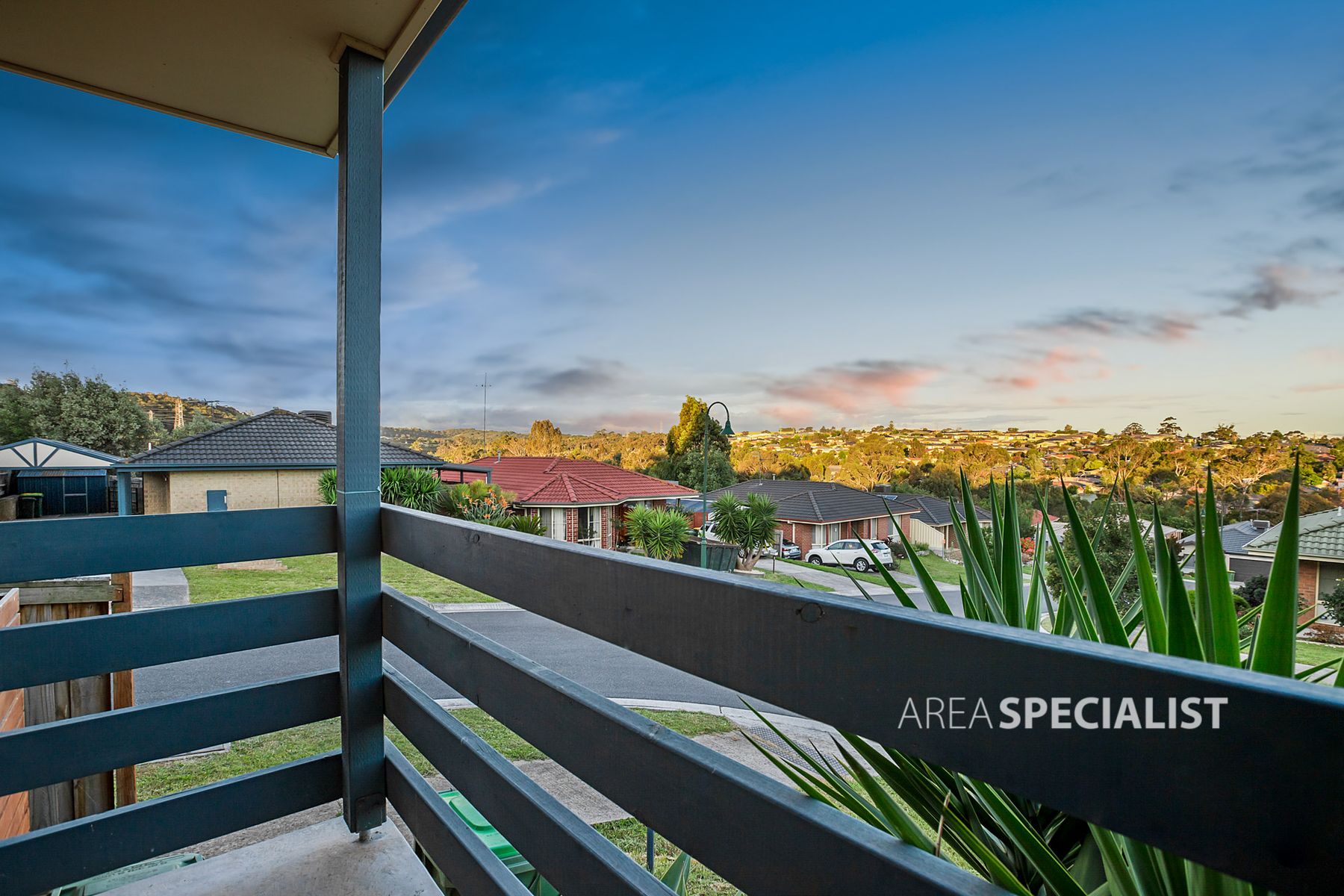 5 Luca Place, Pakenham, VIC 3810, Pakenham - Thumbnail 2