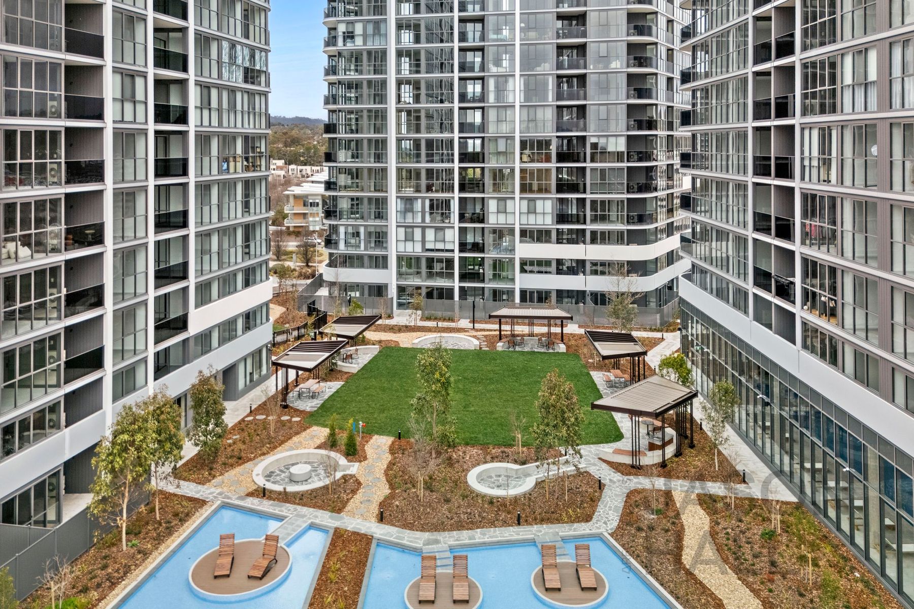 808/104 Easty Street, Phillip, Phillip - Thumbnail 2