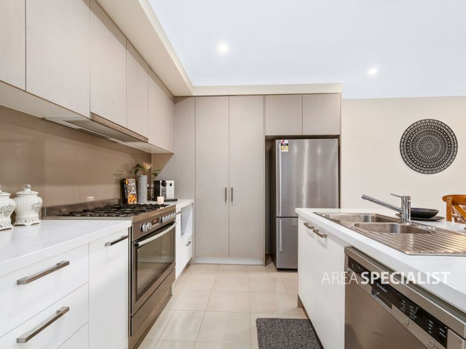 6 Barncroft Crescent, Keysborough, VIC 3173, Keysborough - Thumbnail 3