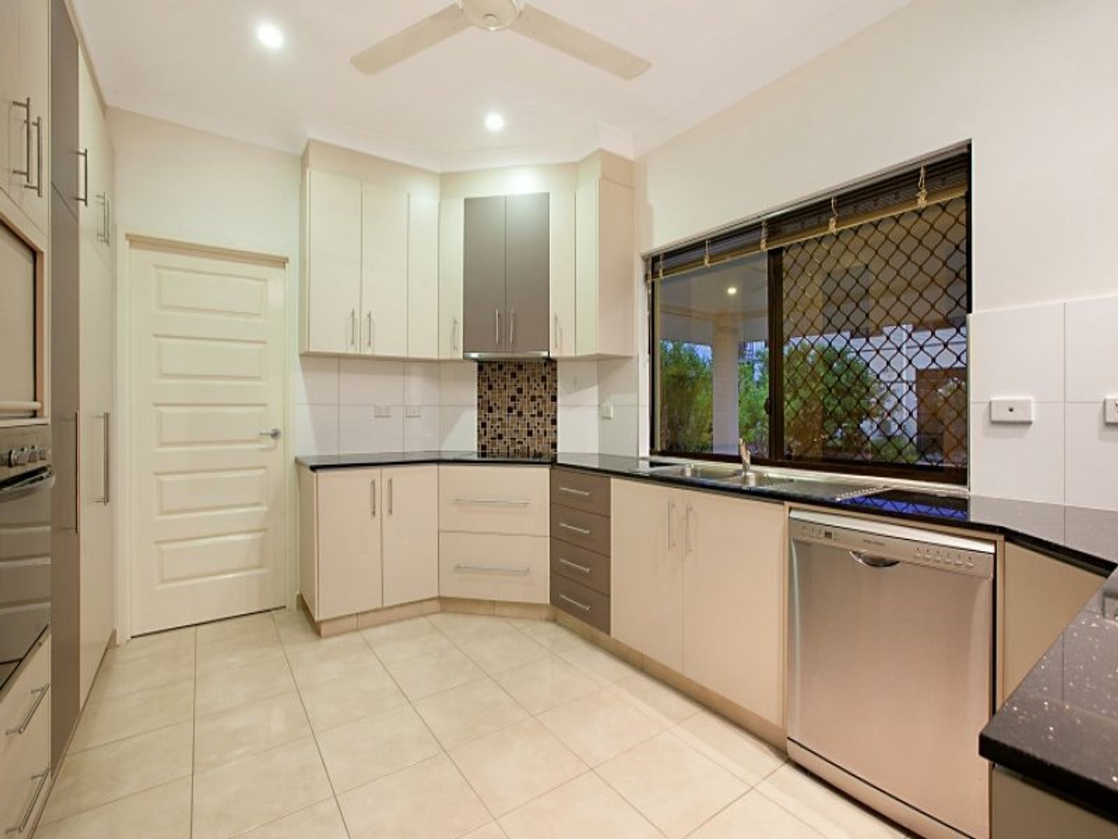 21 Mirrakma Crescent, Lyons NT 0810, Lyons - Thumbnail 4