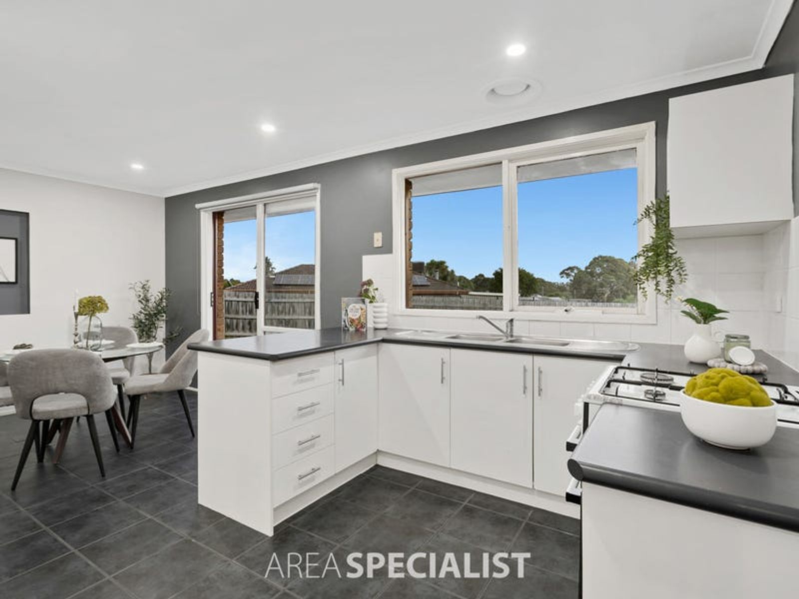 13 Kerrison Drive, Hampton Park, VIC 3976, Hampton Park - Thumbnail 5