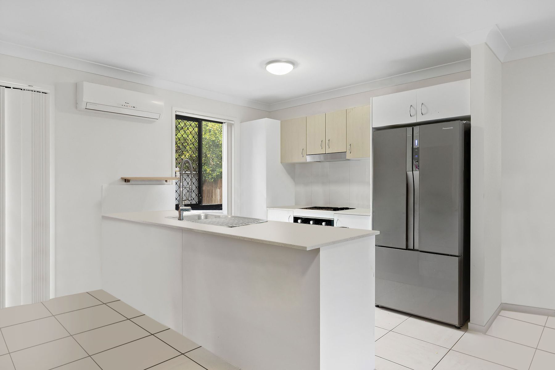 11/8 Wattlebrush Court, Park Ridge QLD 4125, Park Ridge - Thumbnail 2