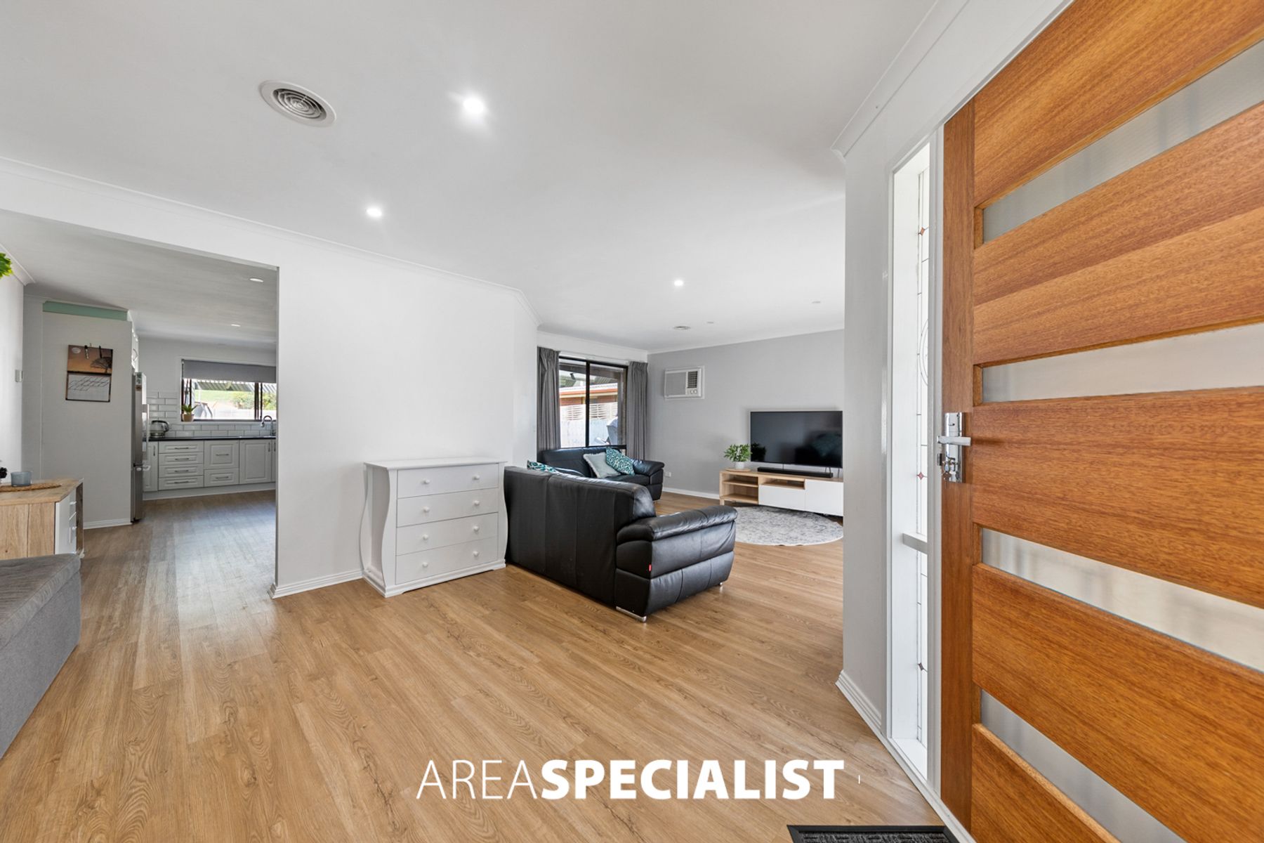 52 Parman Avenue, Pakenham, VIC 3810, Pakenham - Thumbnail 3
