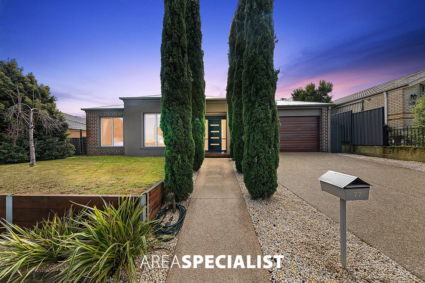 77 Leigh Drive, Pakenham, VIC 3810, Pakenham - Thumbnail 2