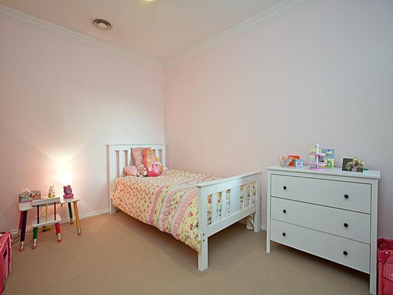 18 Cakebread Mews, Kensington - Thumbnail 6